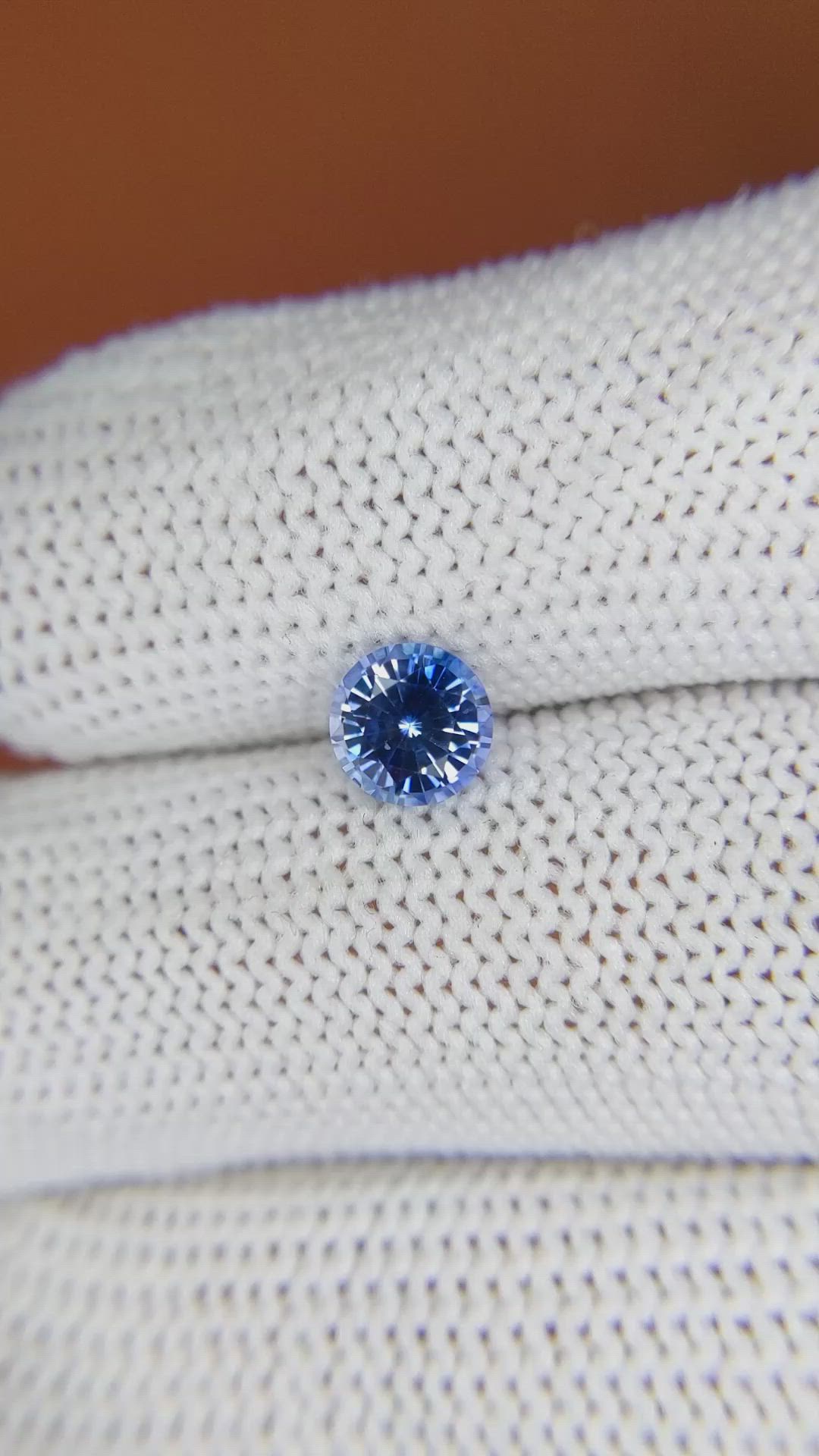 1.00 Ct. Blue Sapphire from Ceylon (Sri Lanka) Size Video