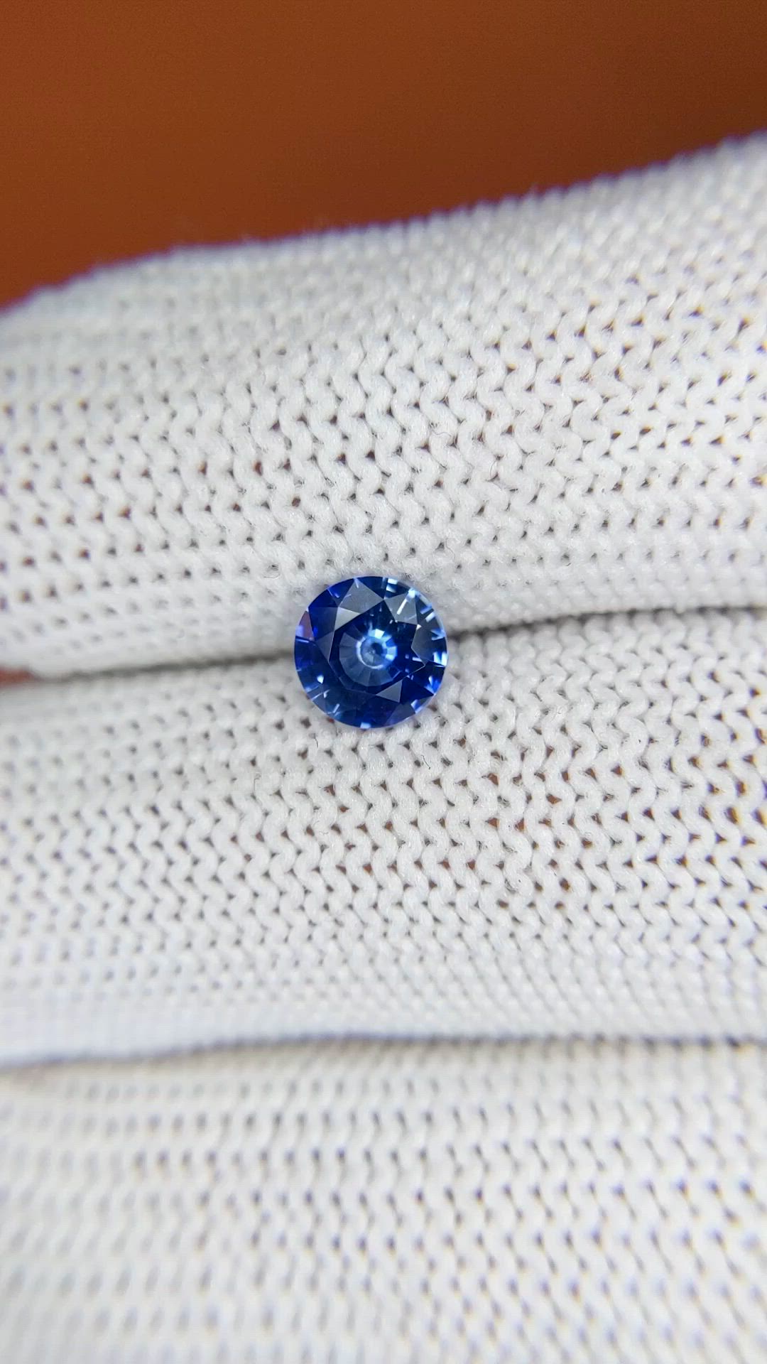 0.95 Ct. Blue Sapphire from Ceylon (Sri Lanka) Size Video