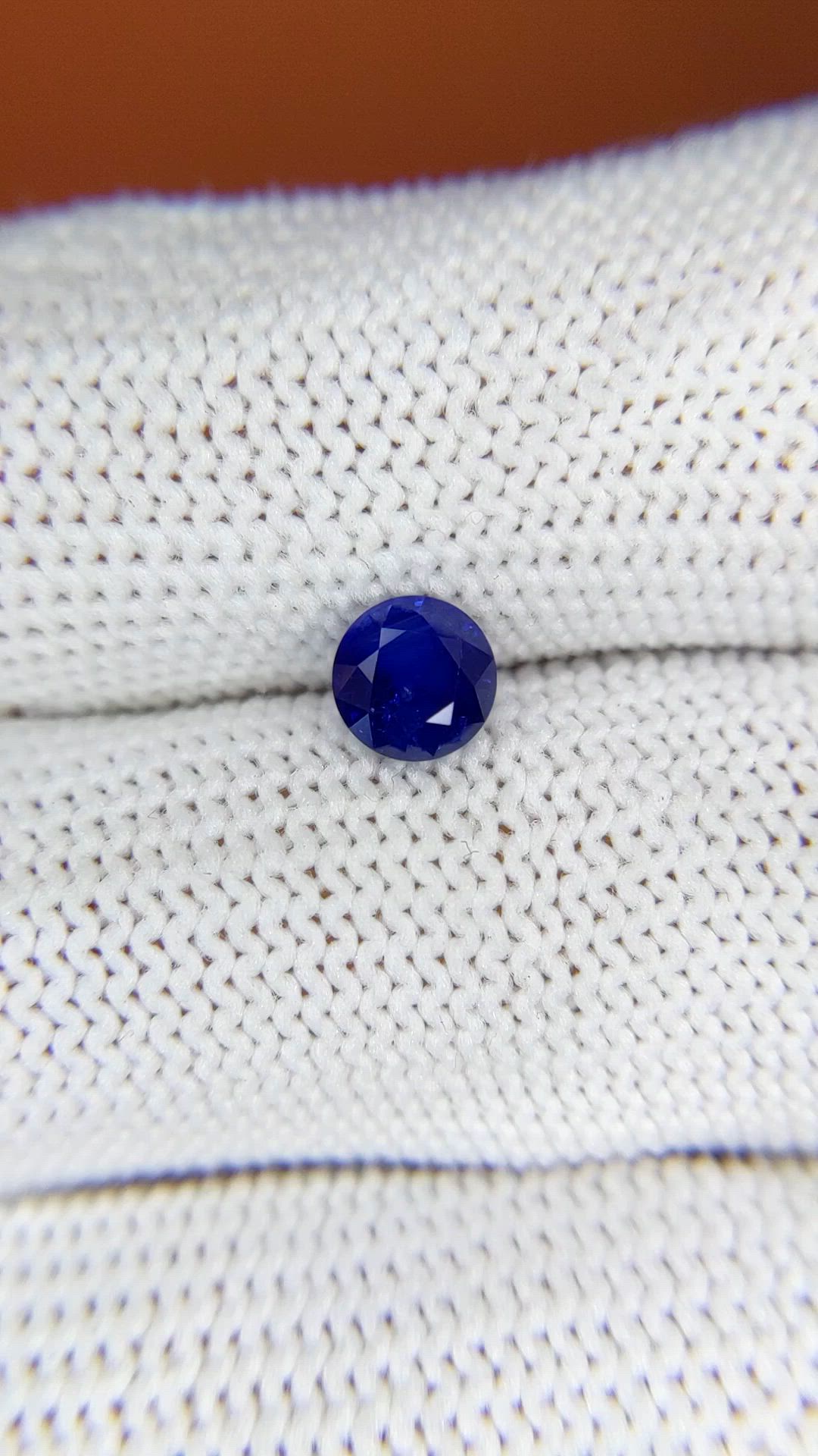 0.80 Ct. Blue Sapphire from Ceylon (Sri Lanka) Size Video