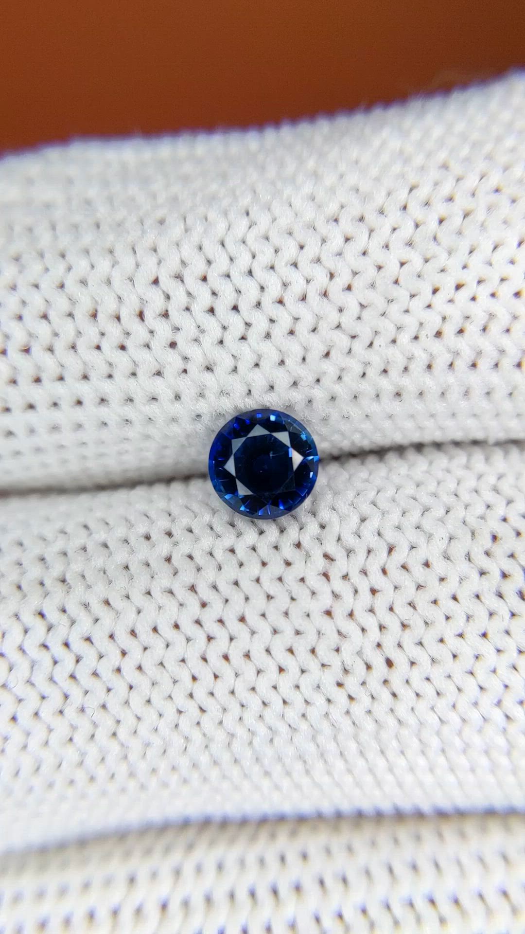 0.71 Ct. Blue Sapphire from Ceylon (Sri Lanka) Size Video