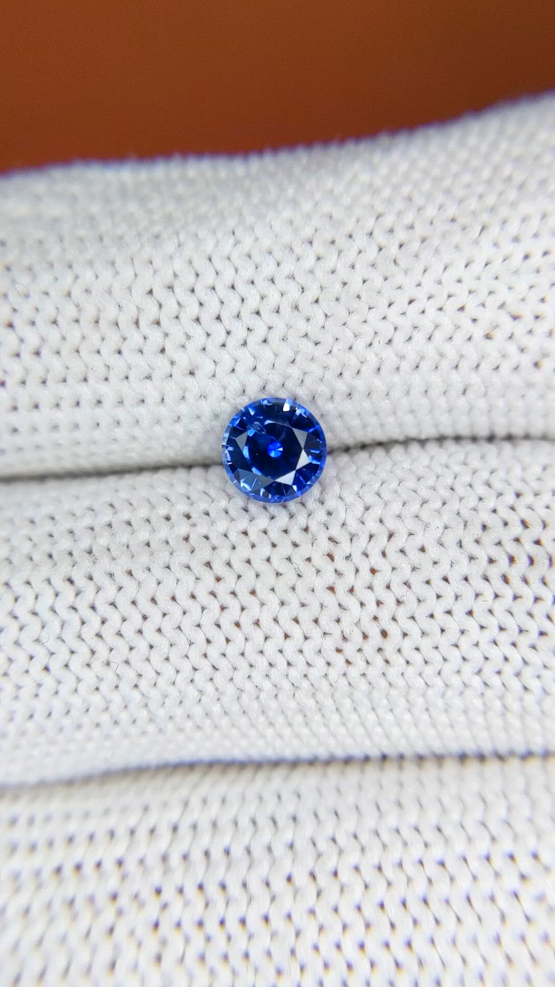 0.80 Ct. Blue Sapphire from Ceylon (Sri Lanka) Size Video