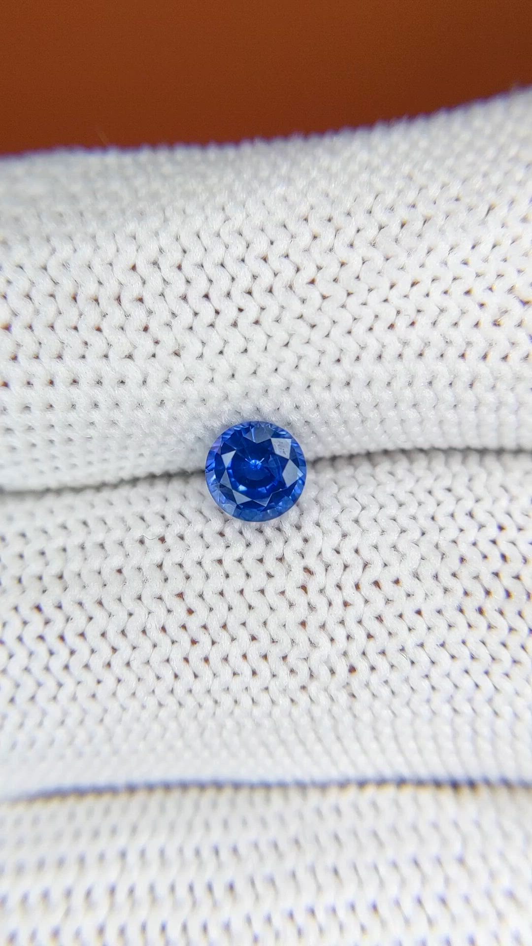 0.65 Ct. Blue Sapphire from Ceylon (Sri Lanka) Size Video