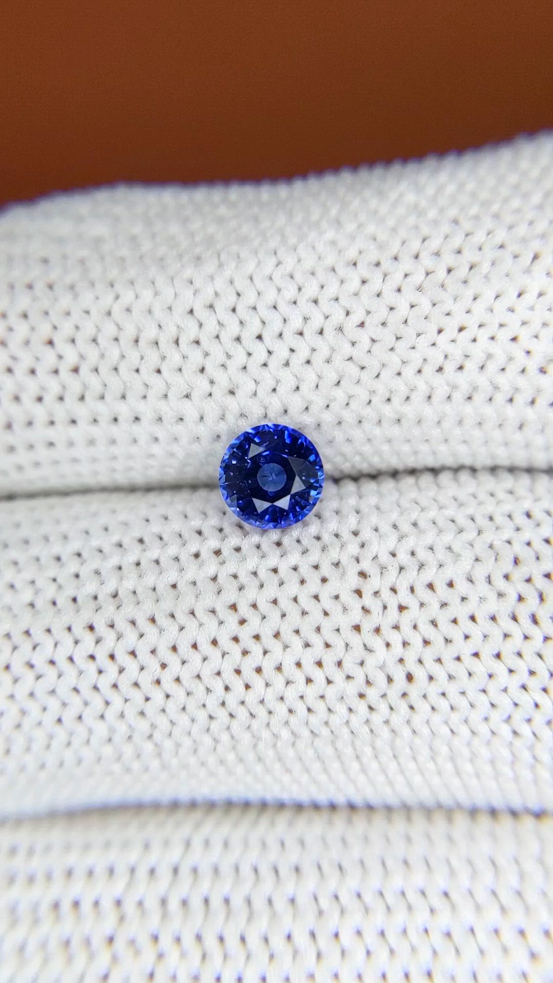 0.84 Ct. Blue Sapphire from Ceylon (Sri Lanka) Size Video