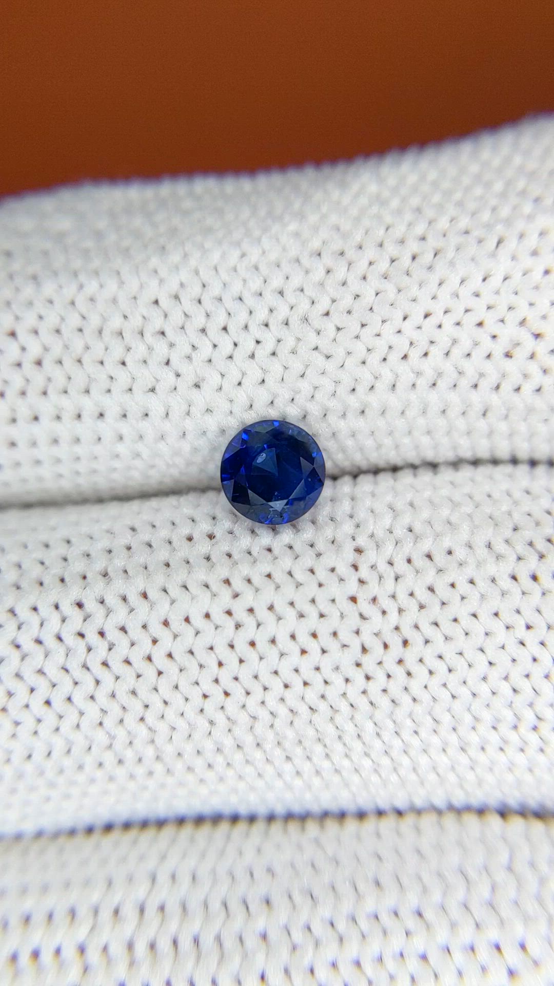 0.83 Ct. Blue Sapphire from Ceylon (Sri Lanka) Size Video