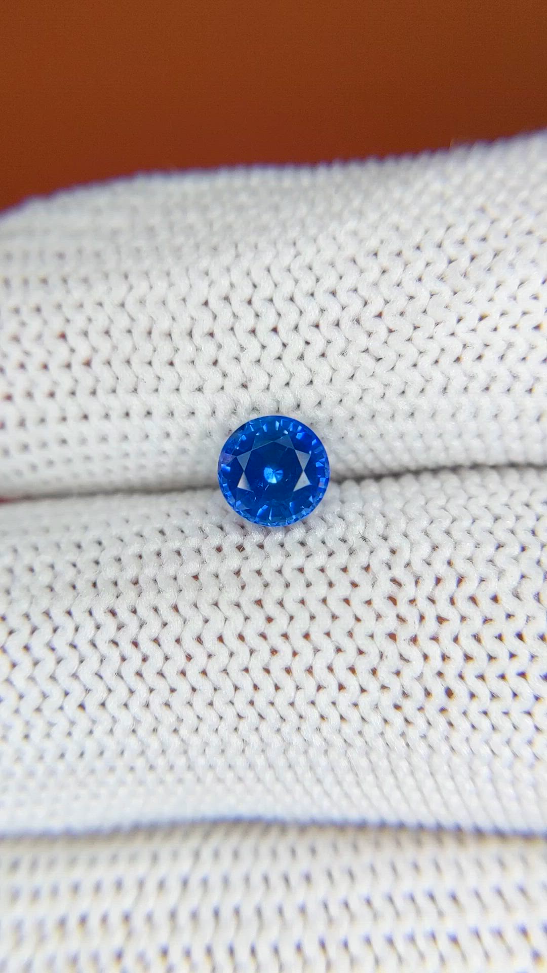 0.93 Ct. Blue Sapphire from Ceylon (Sri Lanka) Size Video