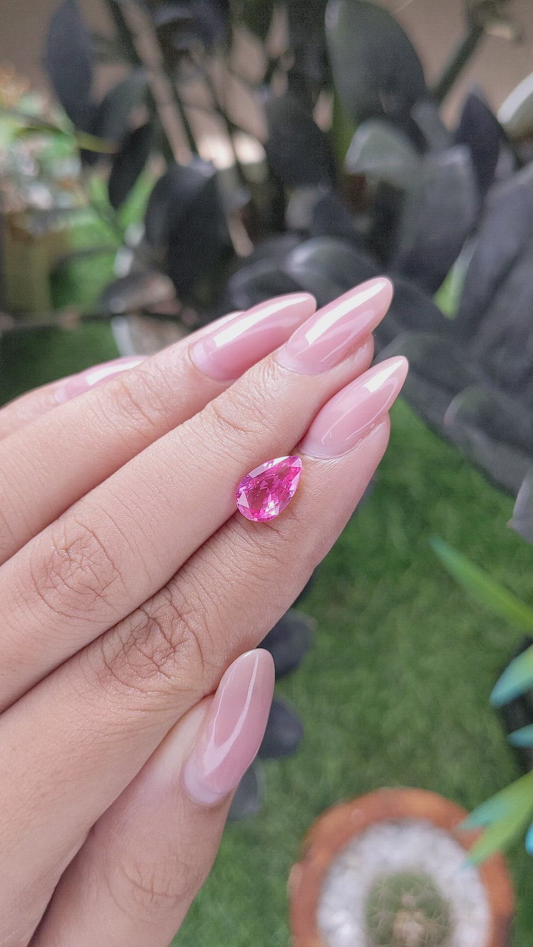 2.32 Ct. Reddish Pink Sapphire from Ceylon (Sri Lanka) Size Video