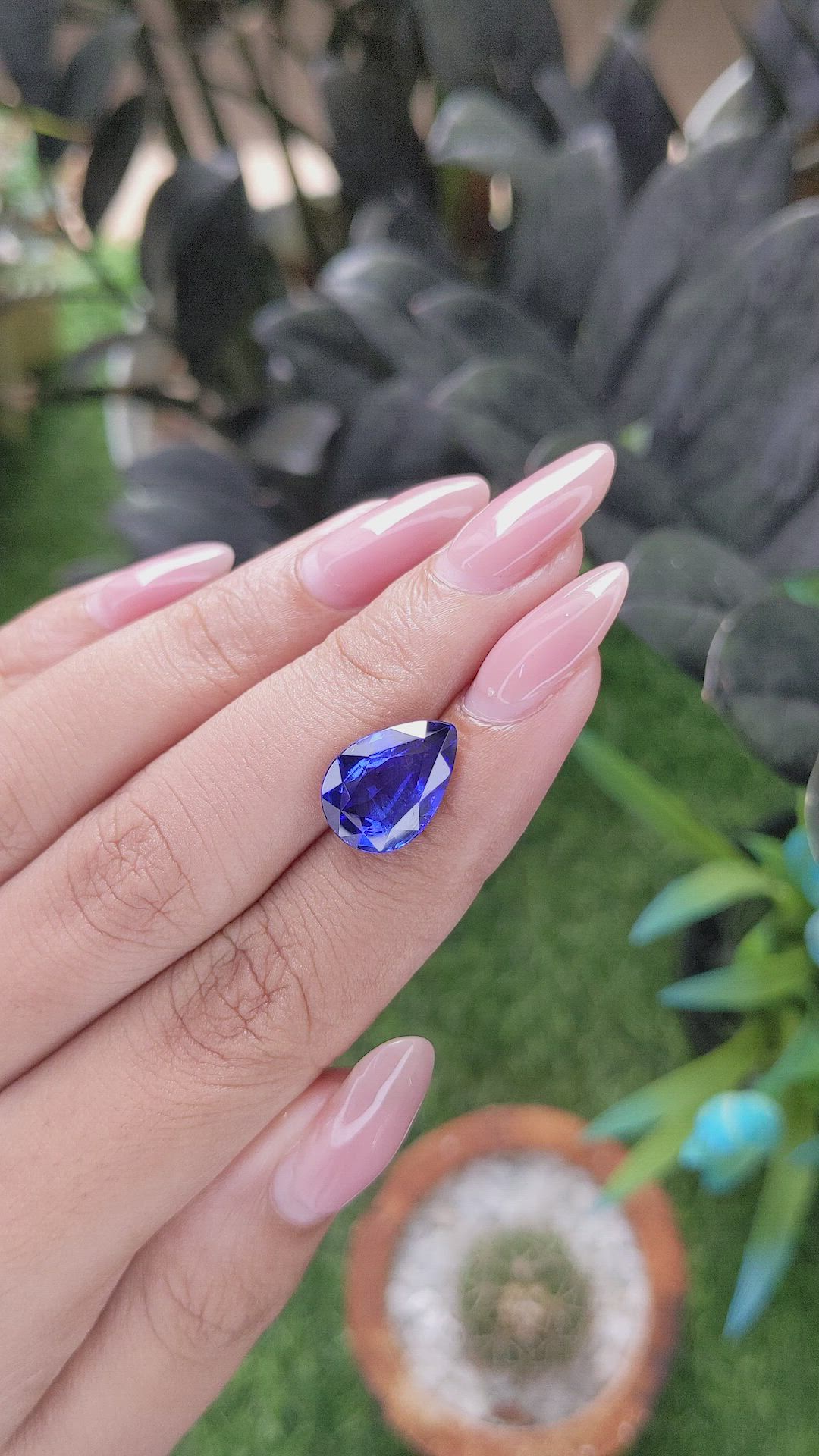 6.05 Ct. Blue Sapphire from Ceylon (Sri Lanka) Size Video