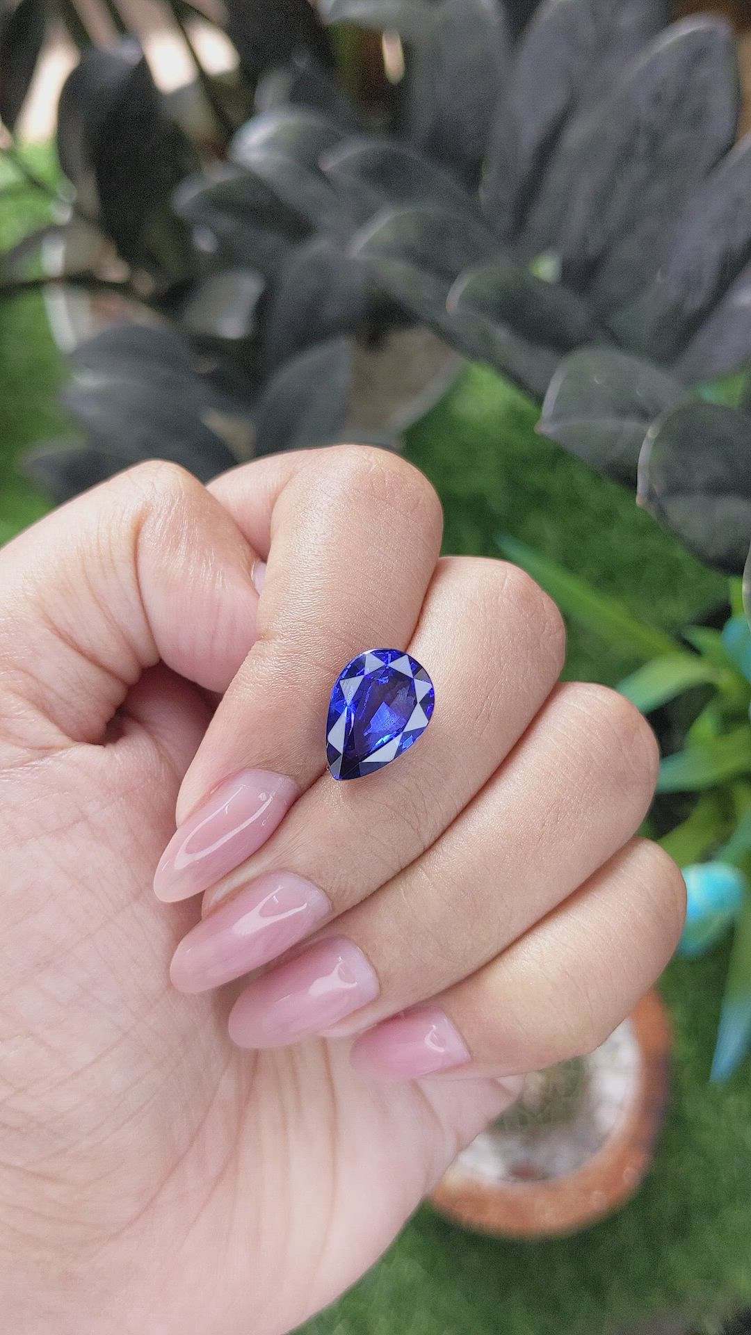 6.05 Ct. Blue Sapphire from Ceylon (Sri Lanka) Size Video