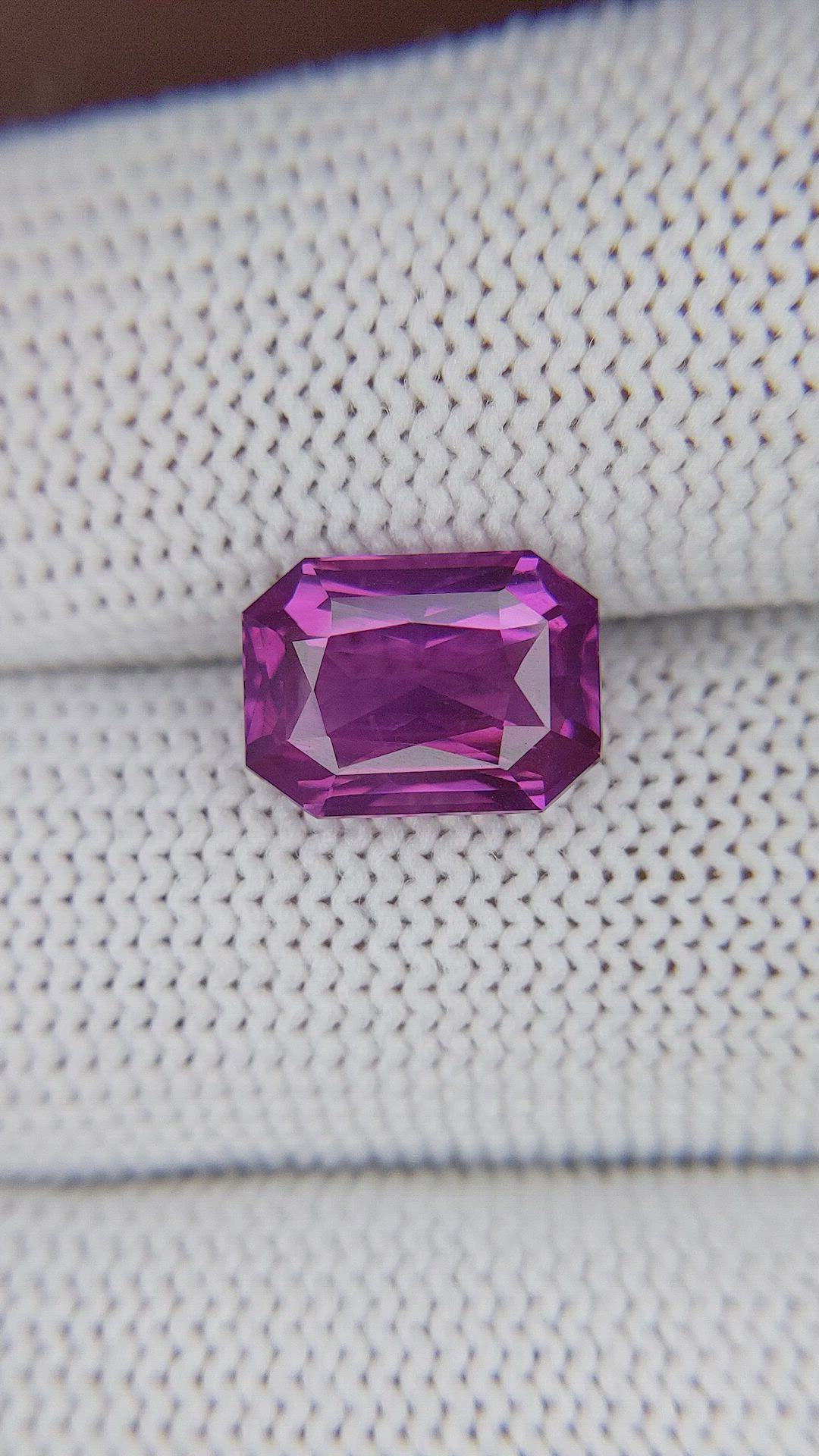 4.23 Ct. Pinkish Purple Sapphire from Ceylon (Sri Lanka) Size Video