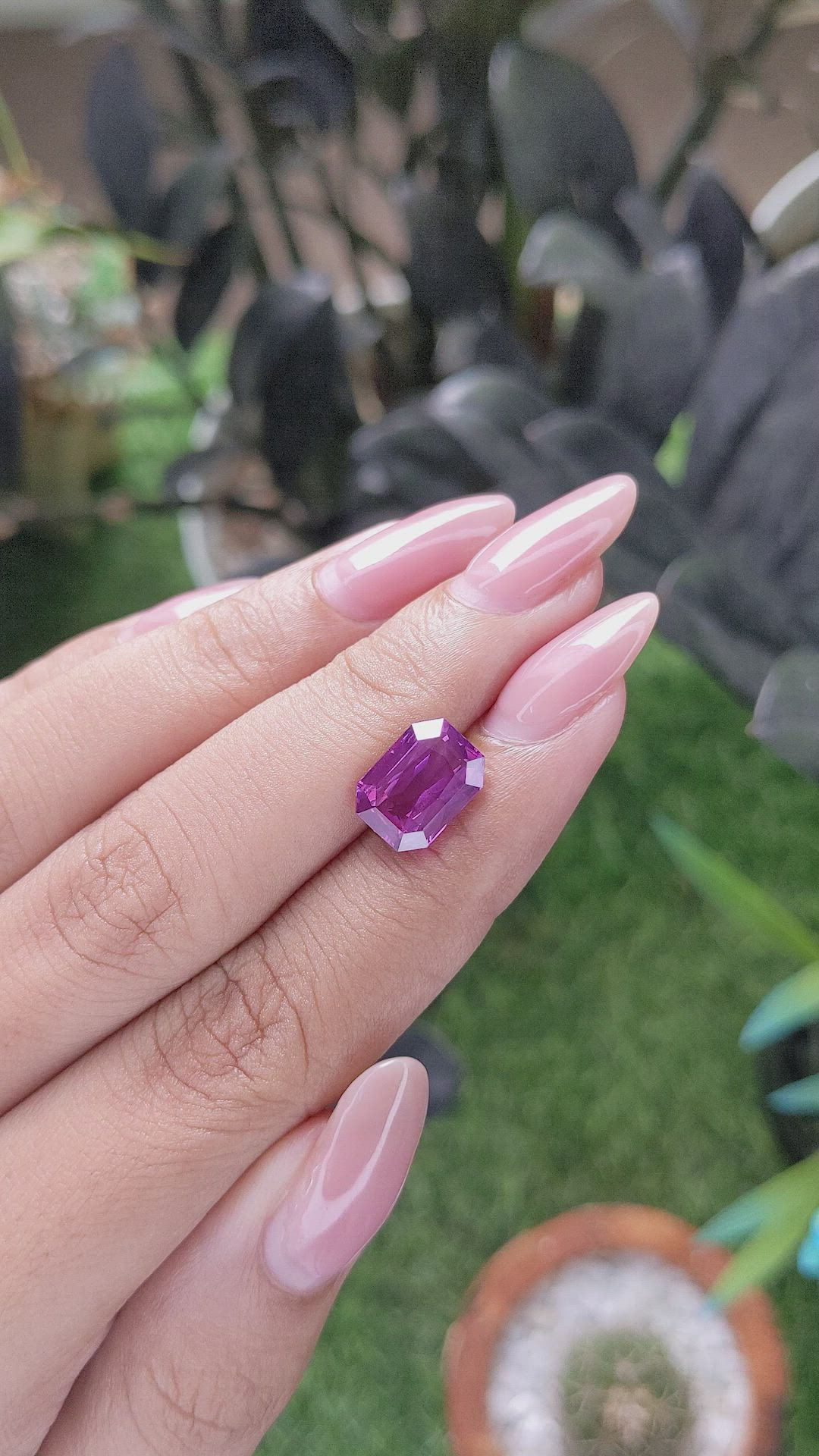 4.23 Ct. Pinkish Purple Sapphire from Ceylon (Sri Lanka) Size Video