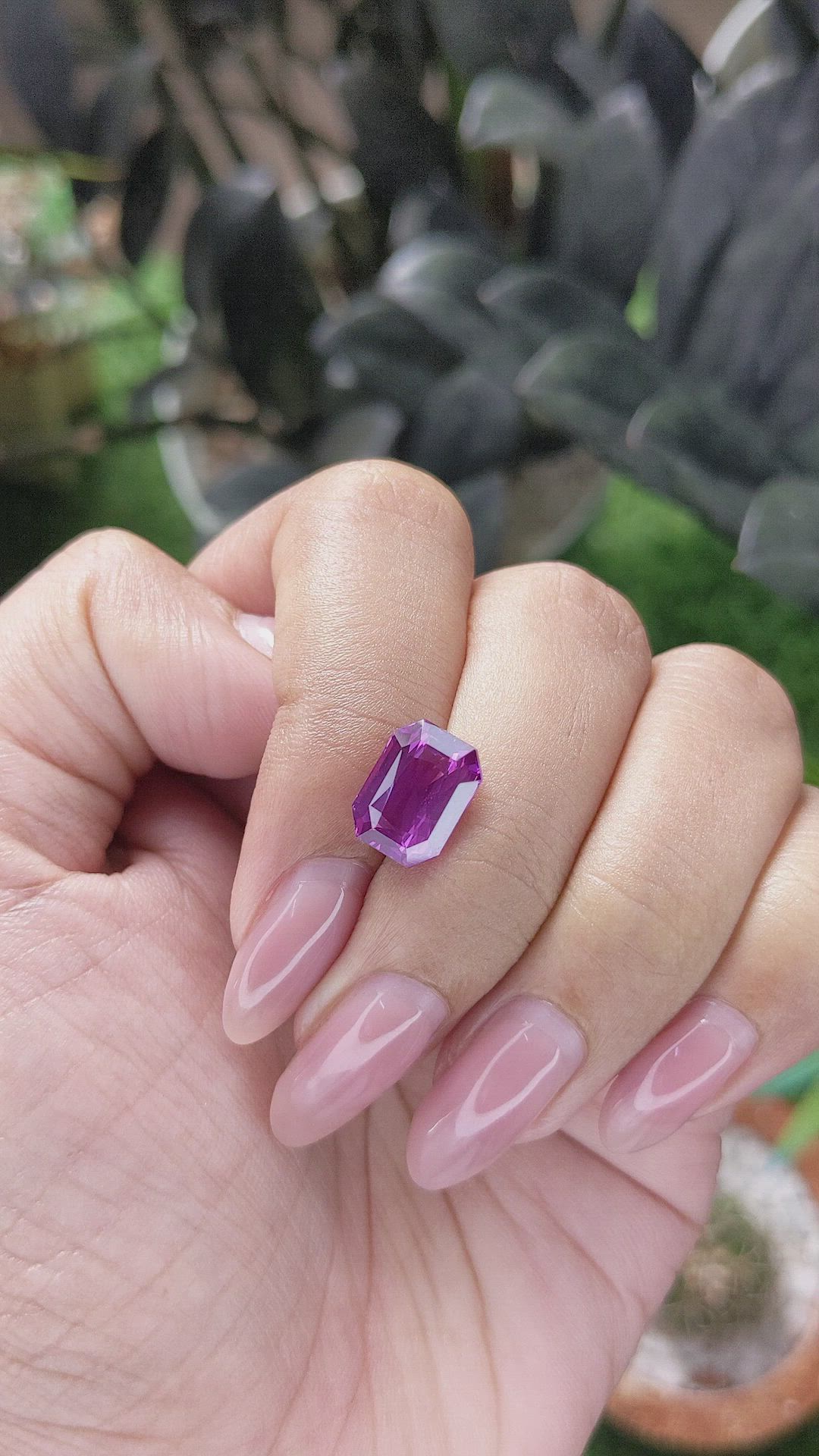 4.23 Ct. Pinkish Purple Sapphire from Ceylon (Sri Lanka) Size Video