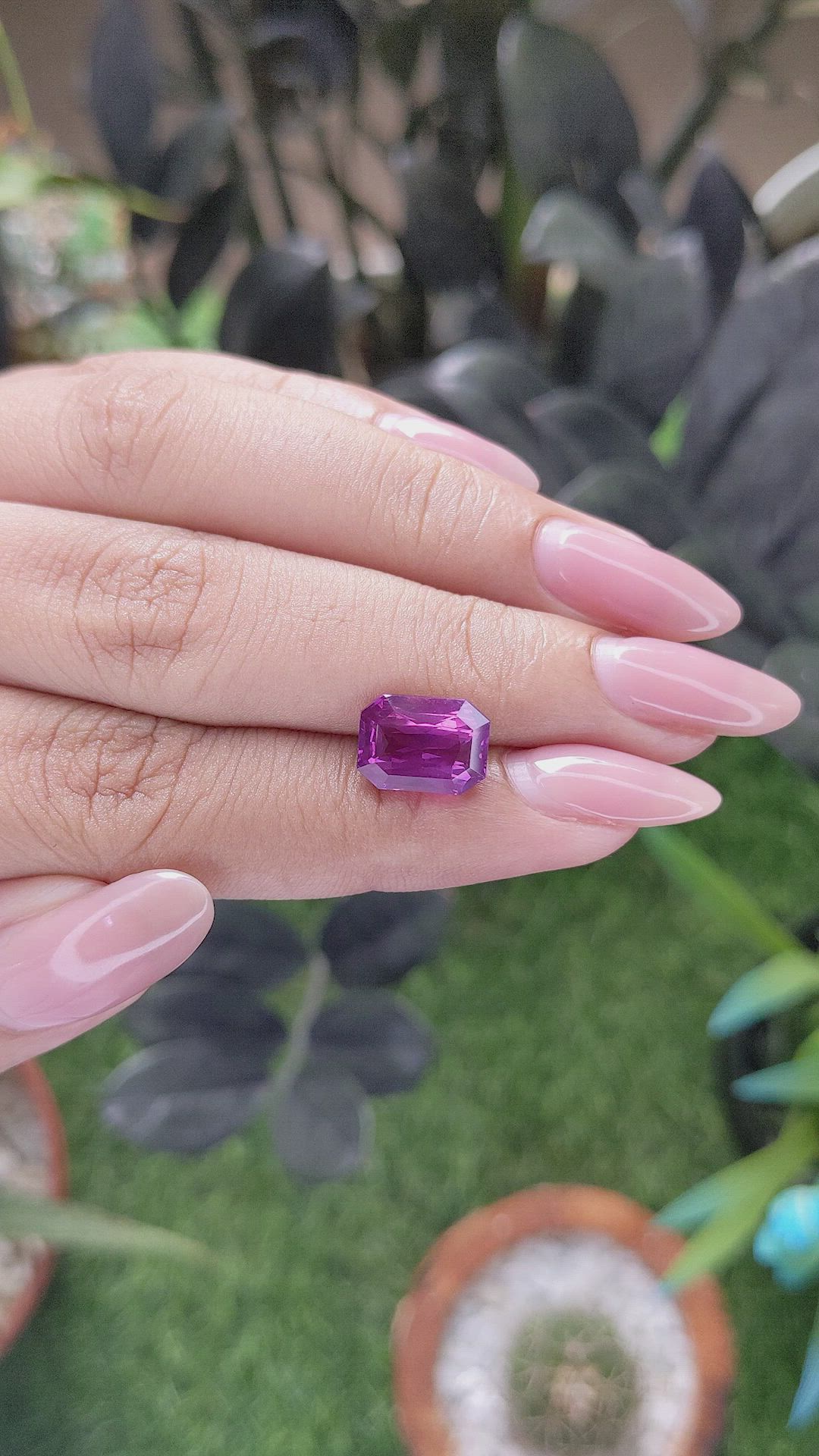 4.23 Ct. Pinkish Purple Sapphire from Ceylon (Sri Lanka) Size Video