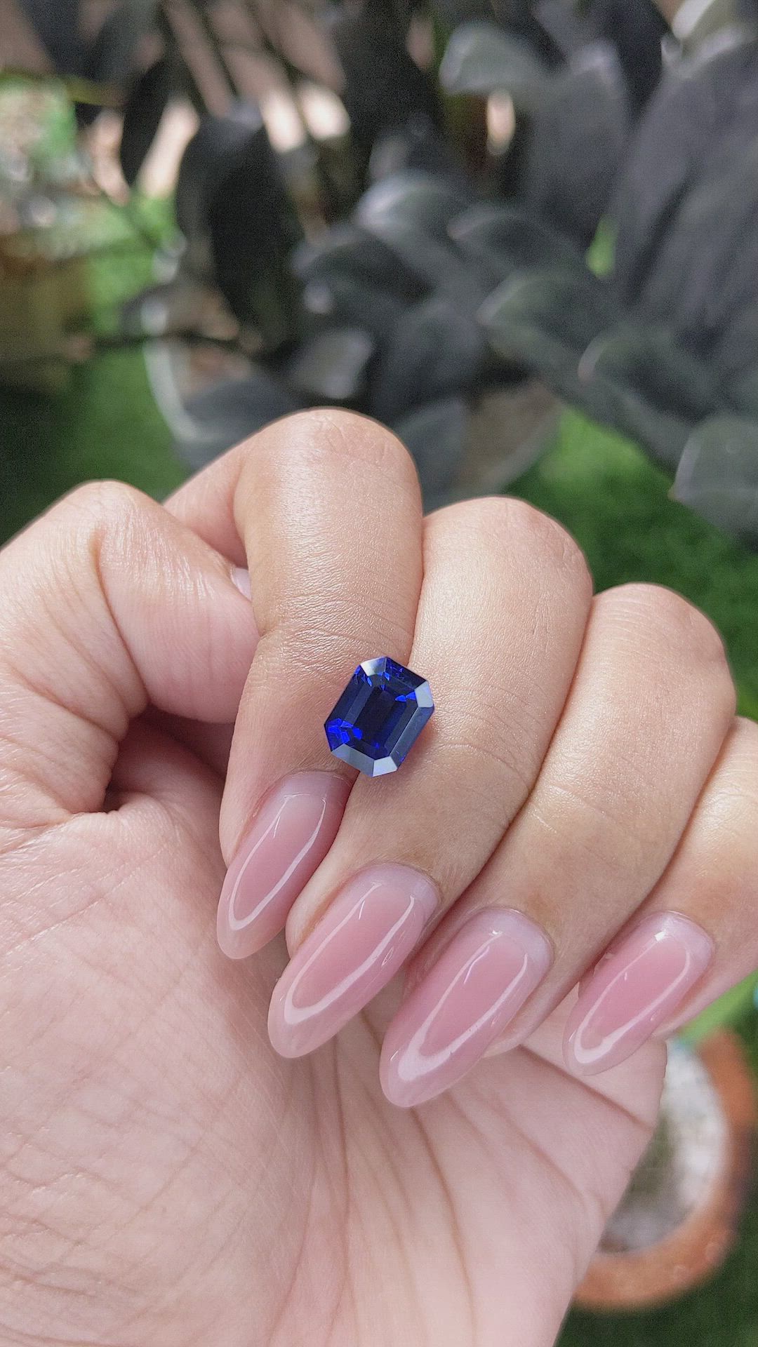 4.00 Ct. Blue Sapphire from Ceylon (Sri Lanka) Size Video