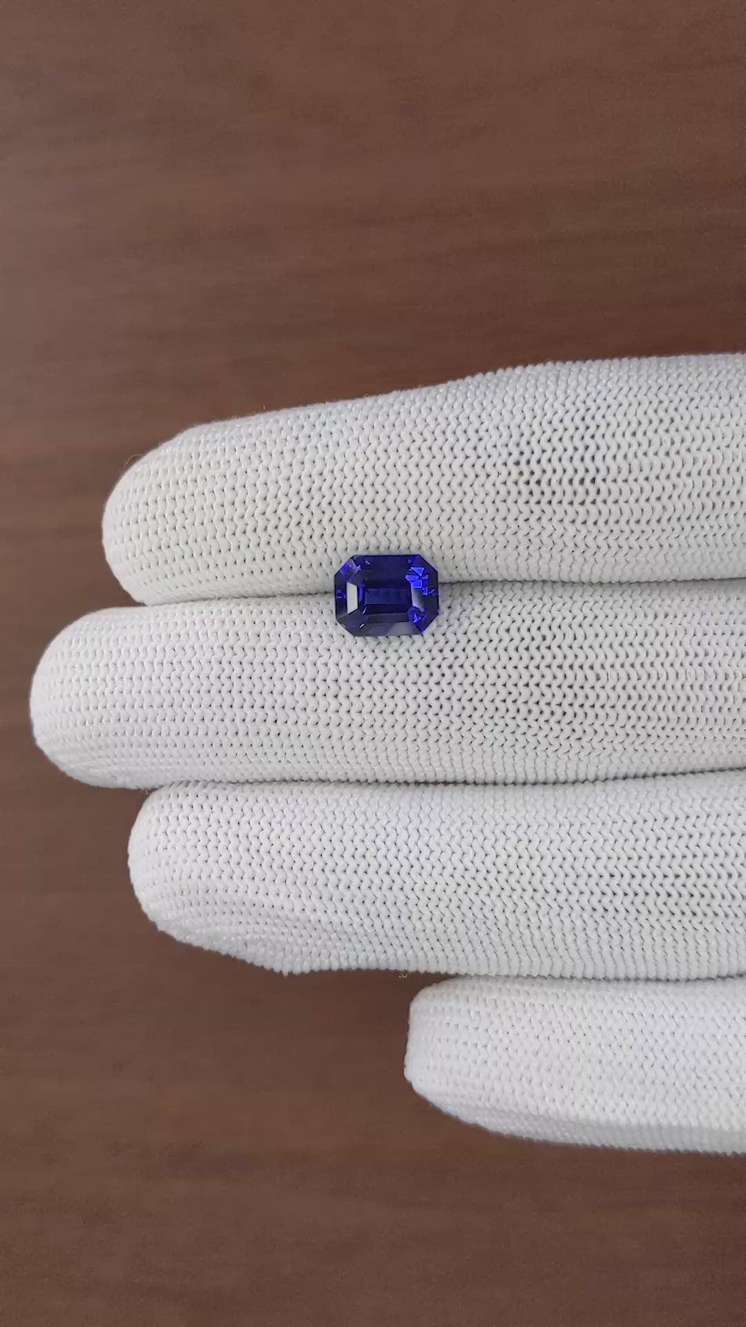 4.00 Ct. Blue Sapphire from Ceylon (Sri Lanka) Size Video