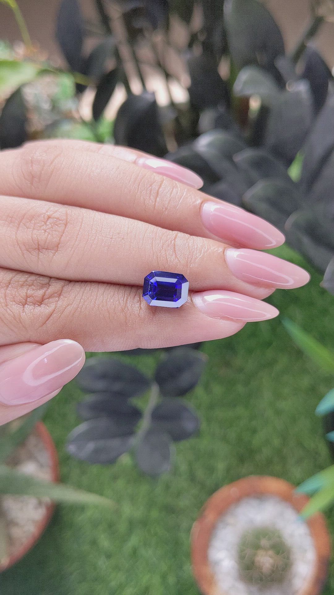 4.00 Ct. Blue Sapphire from Ceylon (Sri Lanka) Size Video