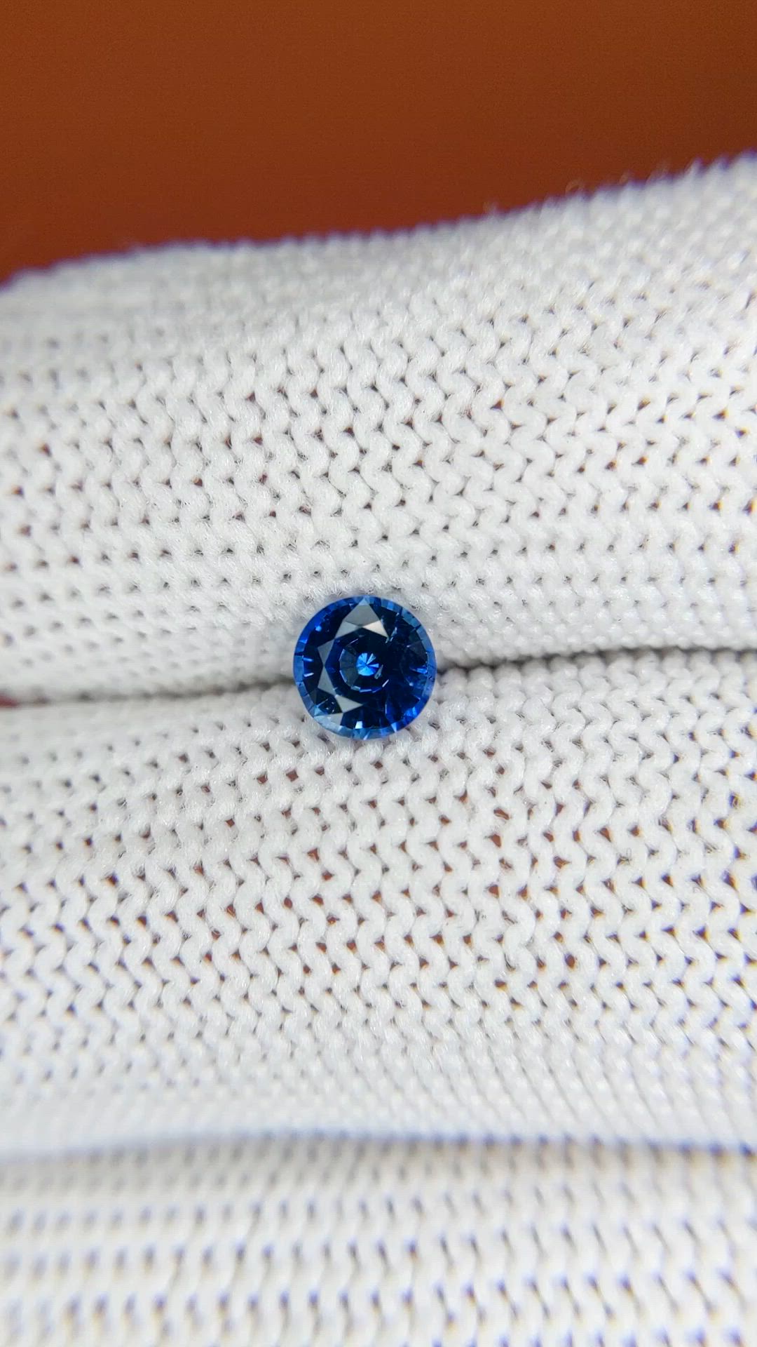 0.71 Ct. Blue Sapphire from Ceylon (Sri Lanka) Size Video