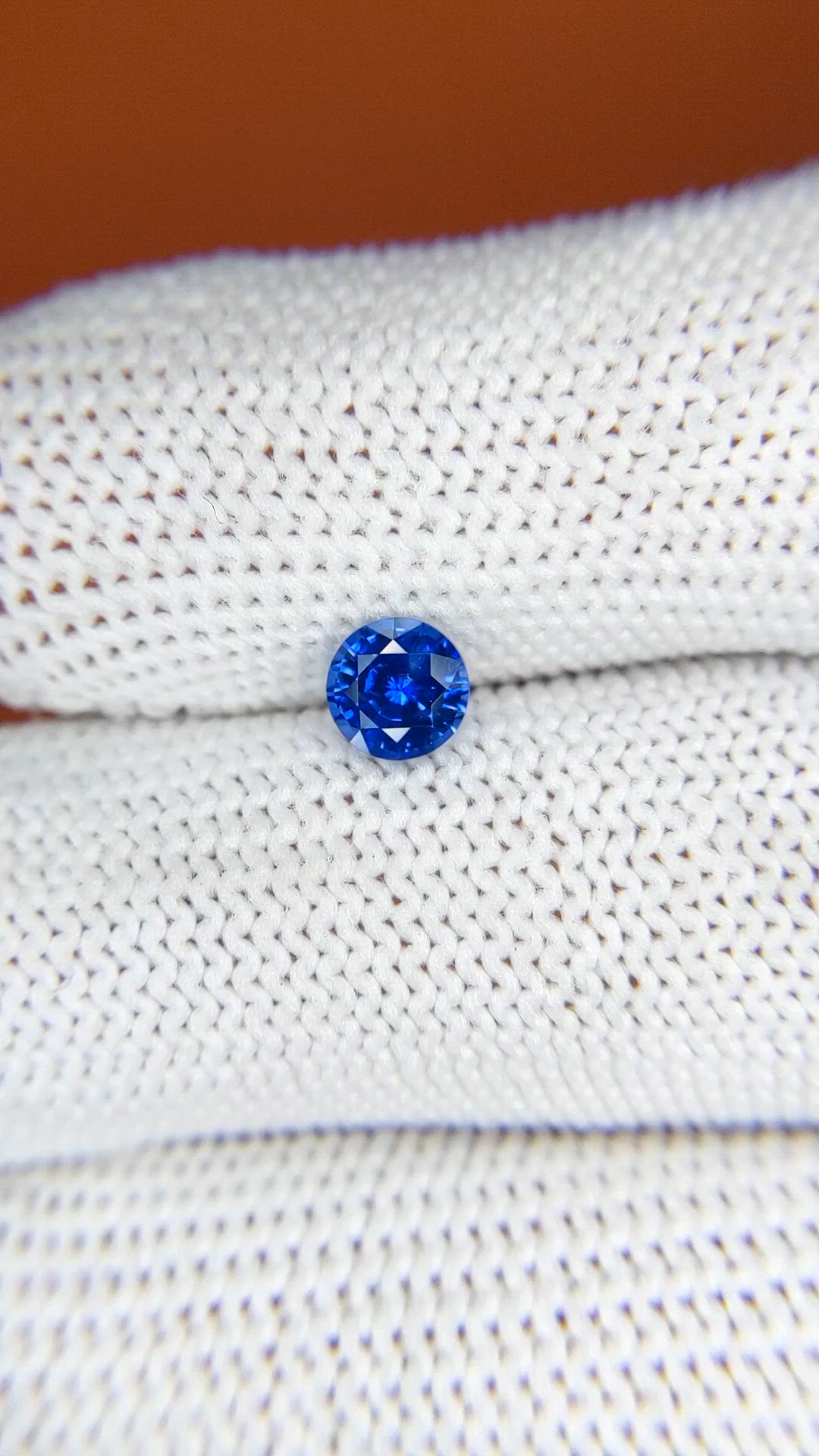 0.67 Ct. Blue Sapphire from Ceylon (Sri Lanka) Size Video