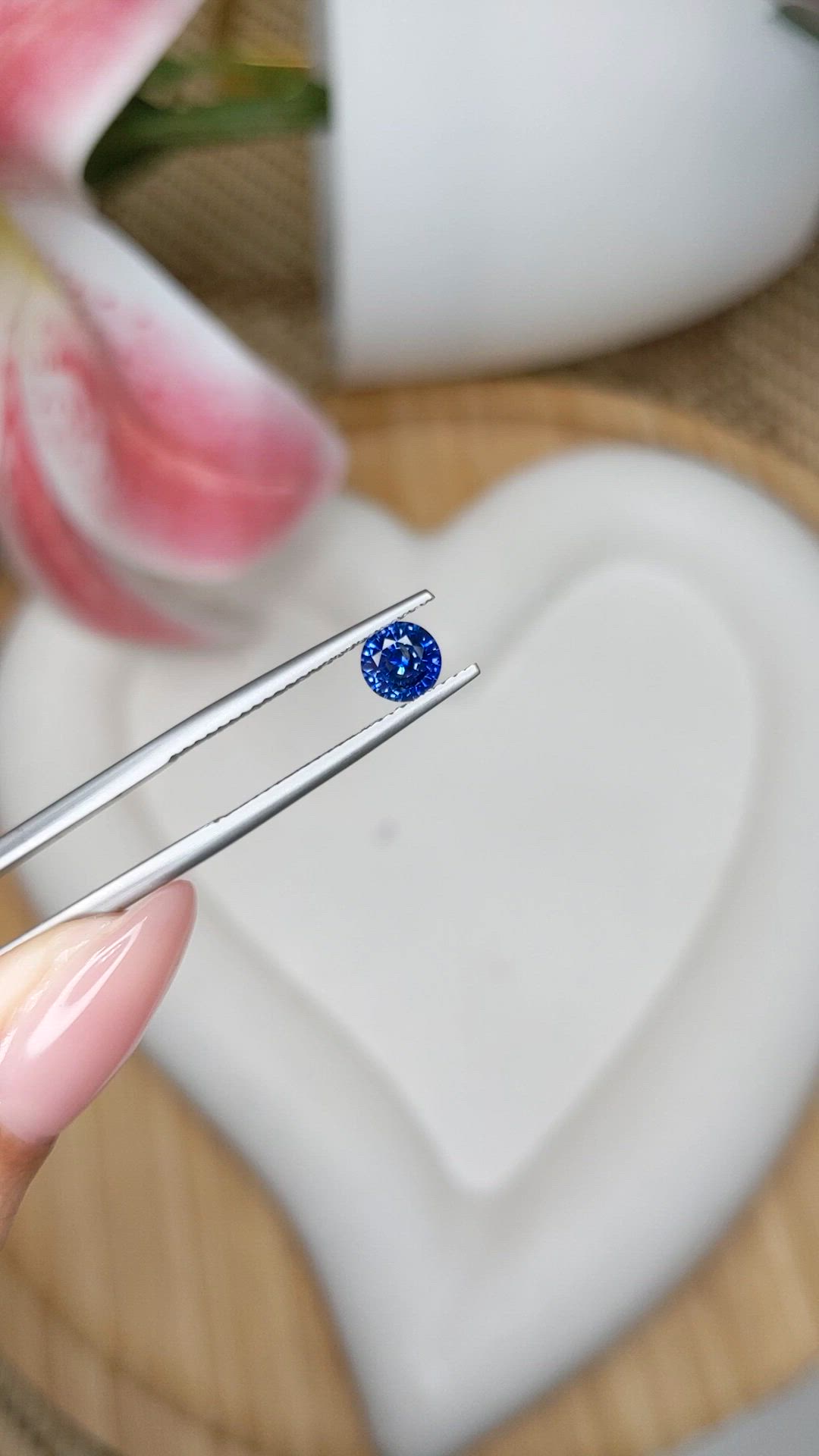 0.74 Ct. Blue Sapphire from Ceylon (Sri Lanka) Size Video
