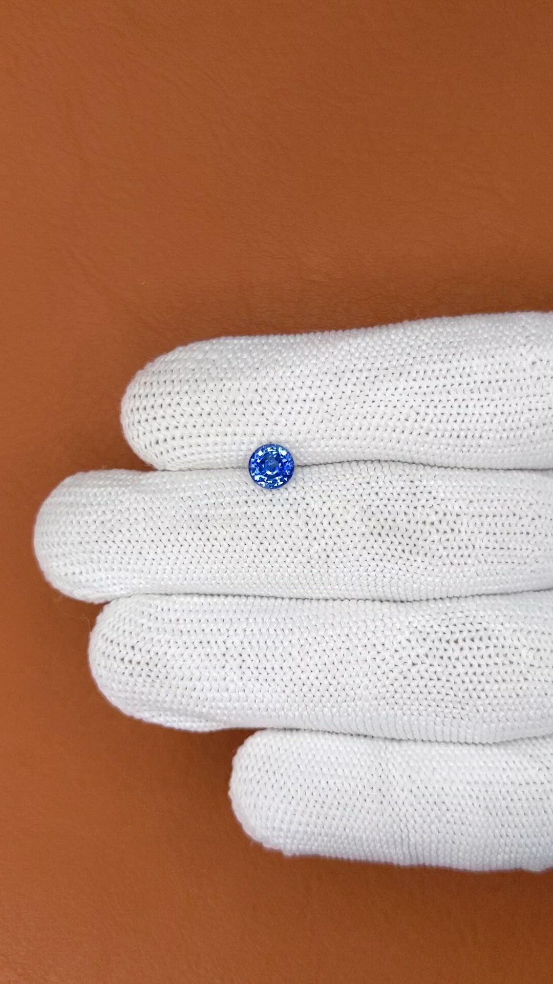 0.75 Ct. Blue Sapphire from Ceylon (Sri Lanka) Size Video