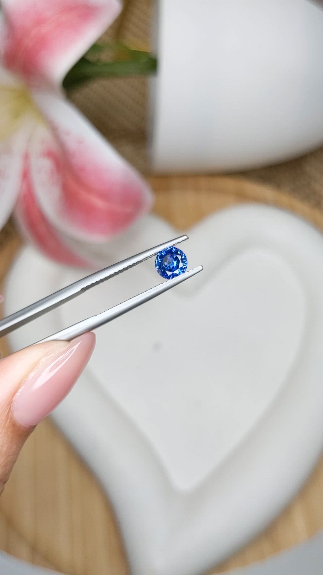 0.75 Ct. Blue Sapphire from Ceylon (Sri Lanka) Size Video