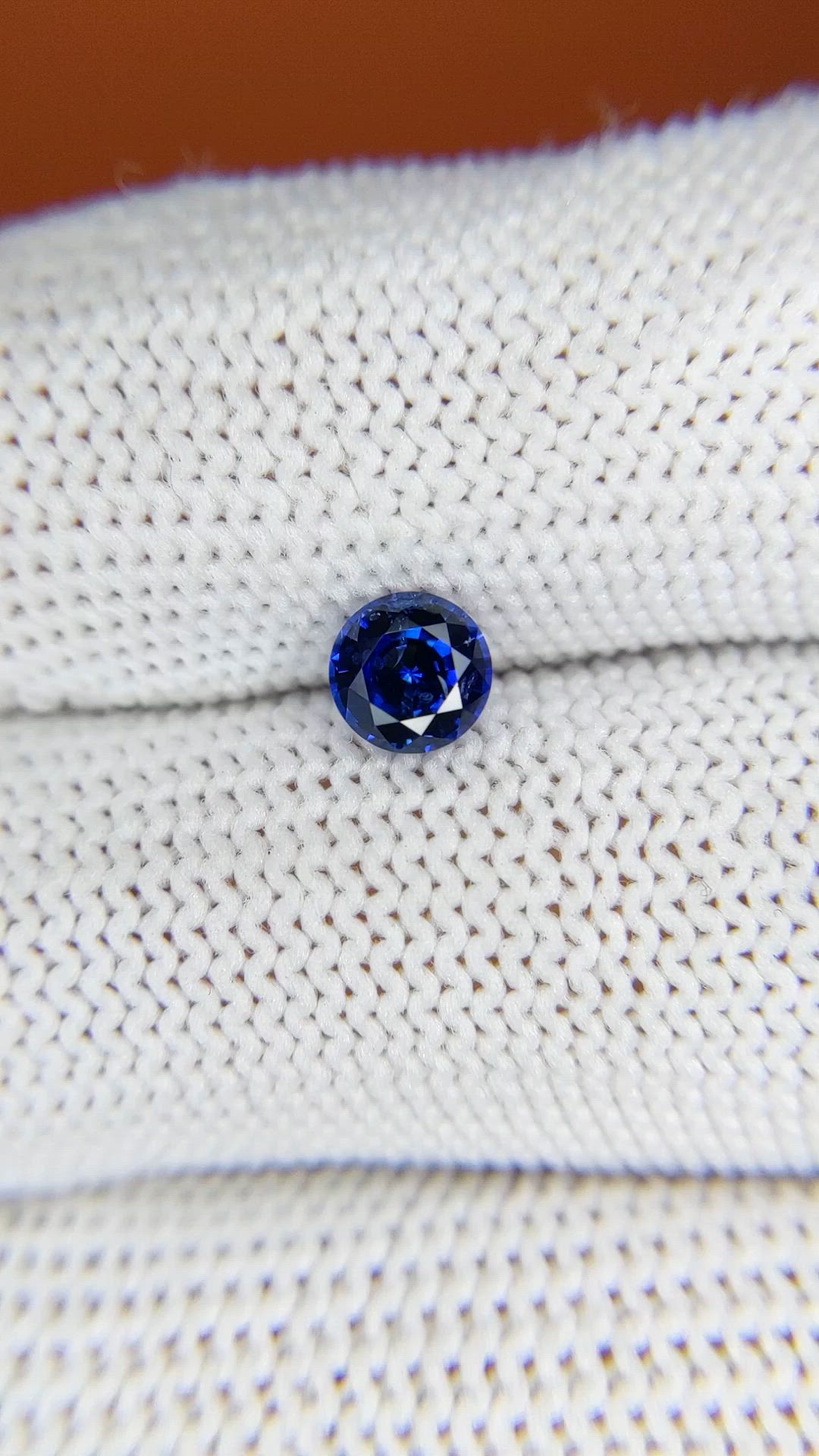 0.73 Ct. Blue Sapphire from Ceylon (Sri Lanka) Size Video