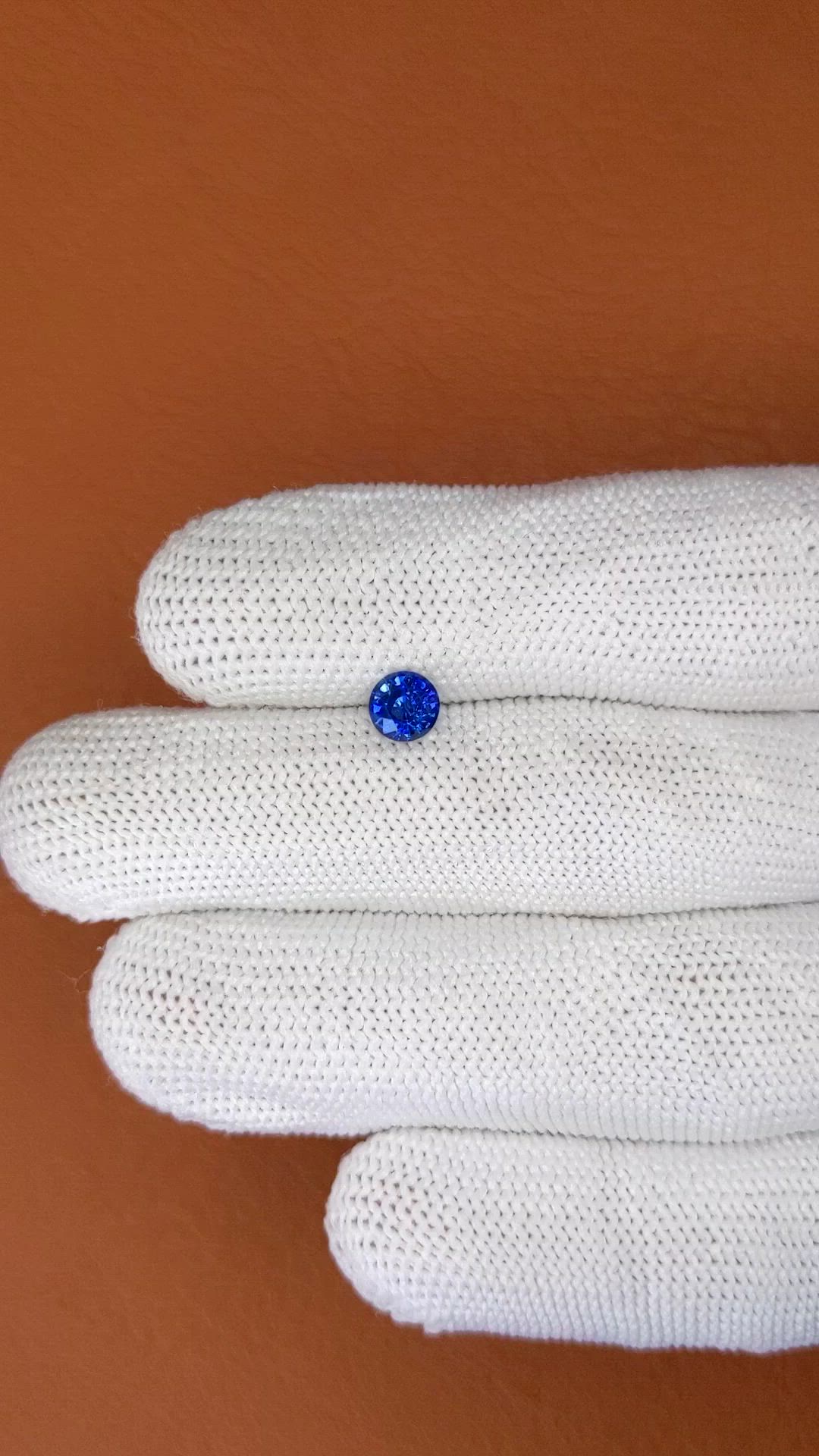 0.65 Ct. Blue Sapphire from Ceylon (Sri Lanka) Size Video