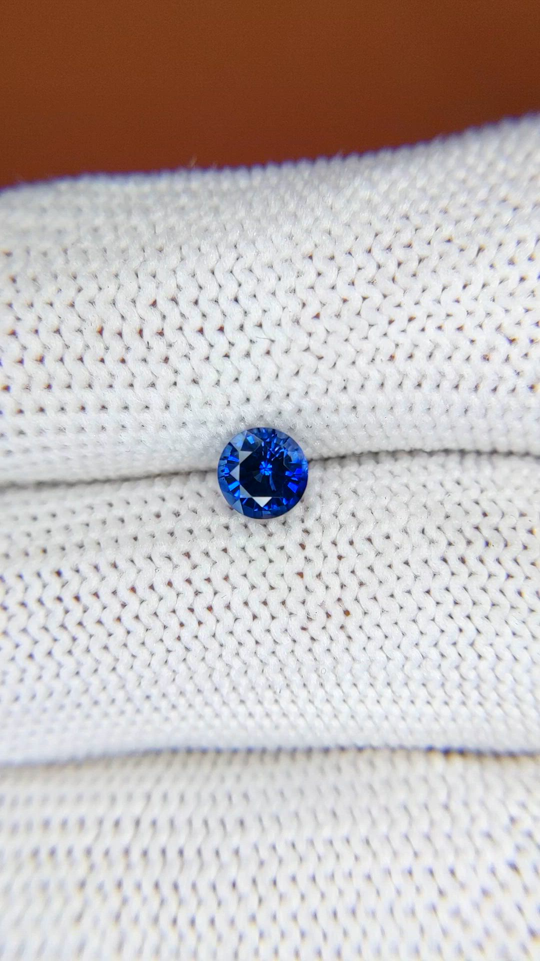 0.65 Ct. Blue Sapphire from Ceylon (Sri Lanka) Size Video