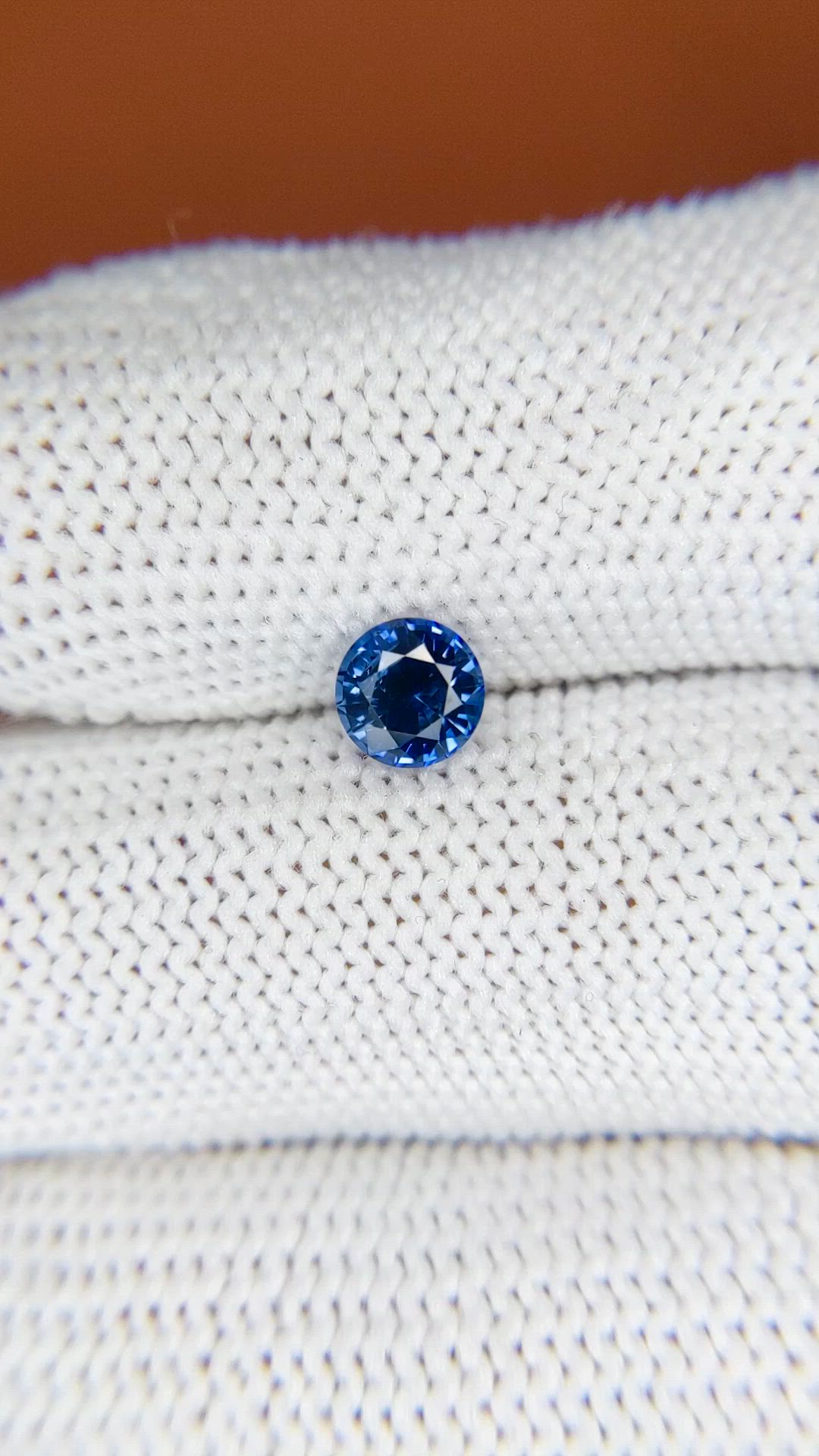 0.77 Ct. Blue Sapphire from Ceylon (Sri Lanka) Size Video