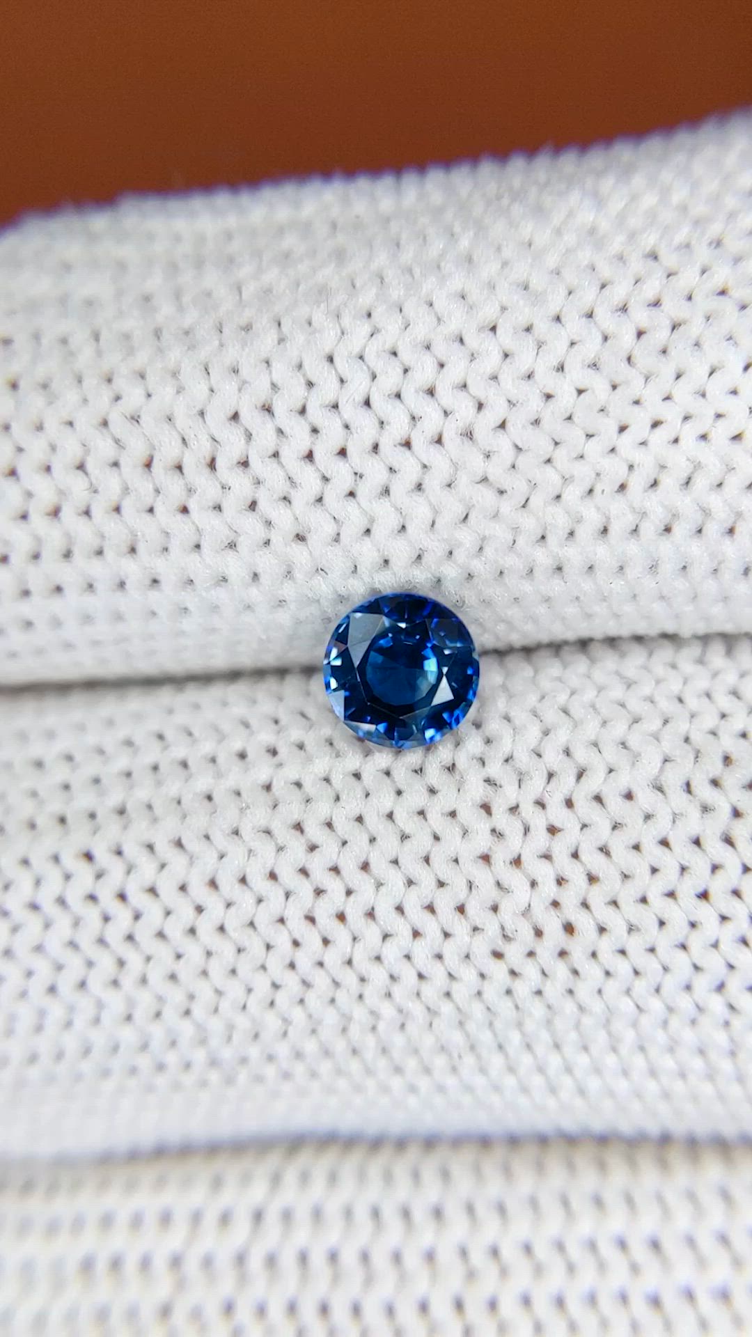 0.73 Ct. Blue Sapphire from Ceylon (Sri Lanka) Size Video