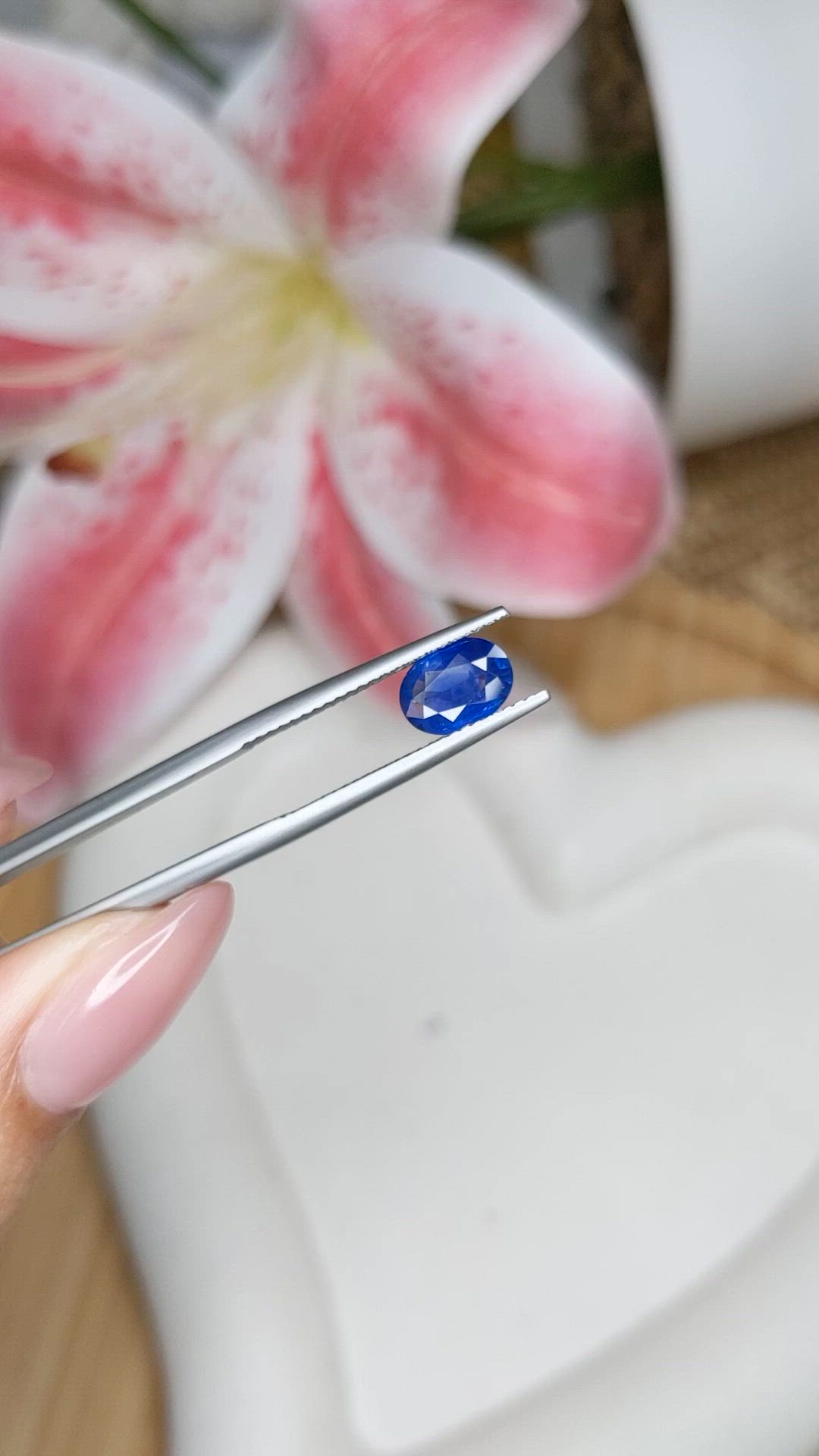 1.07 Ct. Blue Sapphire from Ceylon (Sri Lanka) Size Video