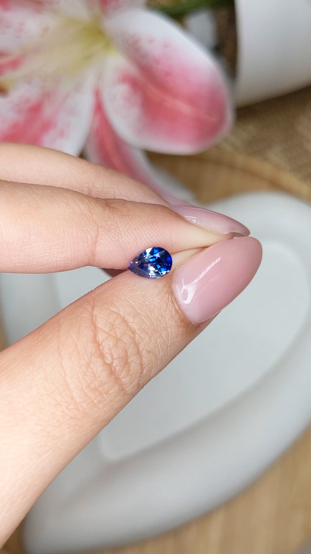 0.89 Ct. Purplish Blue Sapphire from Ceylon (Sri Lanka) Size Video