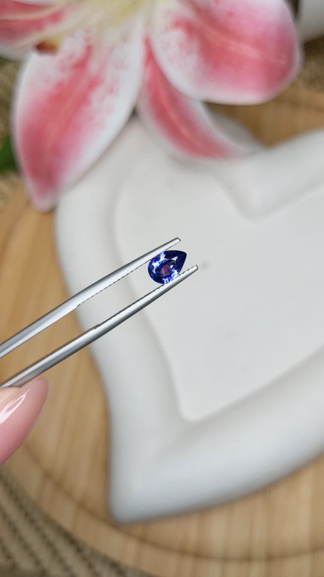 0.71 Ct. Purplish Blue Sapphire from Ceylon (Sri Lanka) Size Video