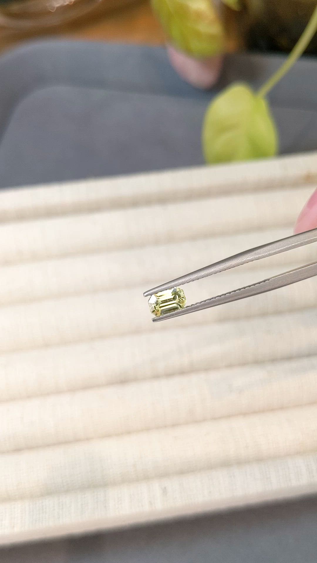 0.80 Ct. Yellow Sapphire from Ceylon (Sri Lanka) Size Video