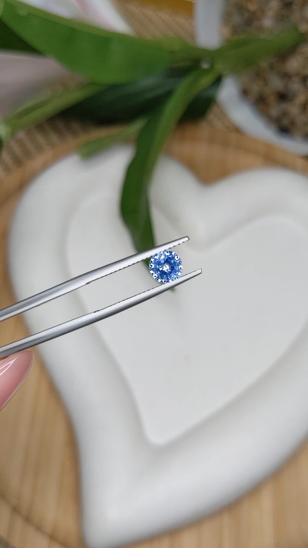 1.05 Ct. Blue Sapphire from Ceylon (Sri Lanka) Size Video