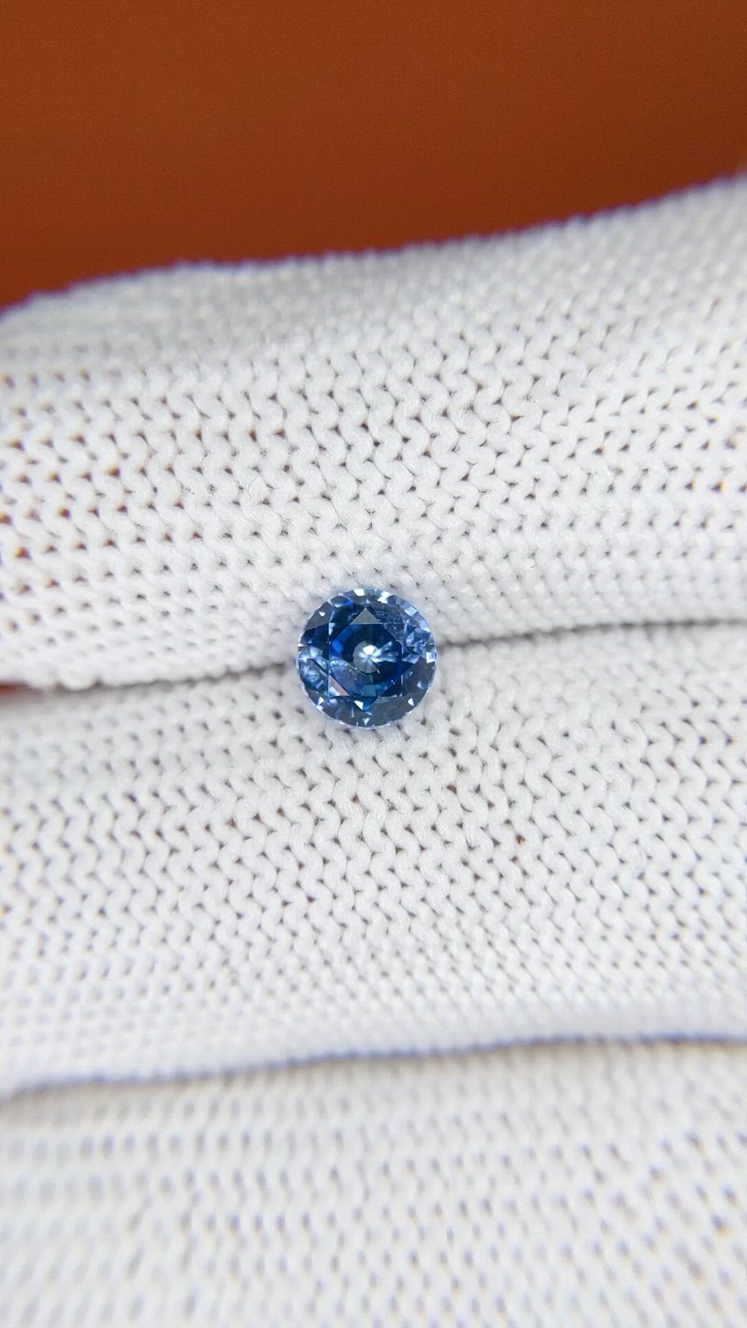 1.05 Ct. Blue Sapphire from Ceylon (Sri Lanka) Size Video