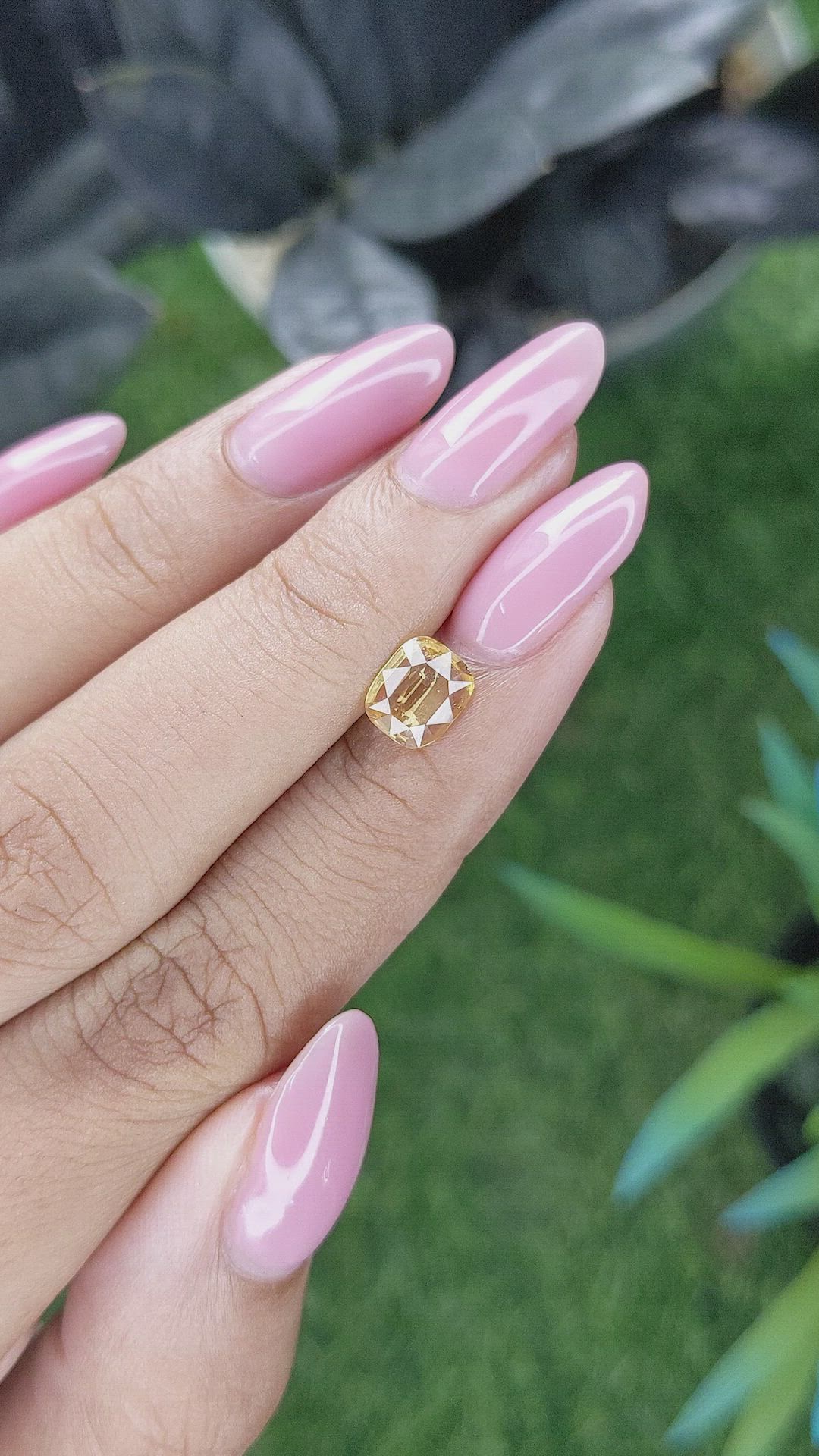1.18 Ct. Yellow Sapphire from Ceylon (Sri Lanka) Size Video