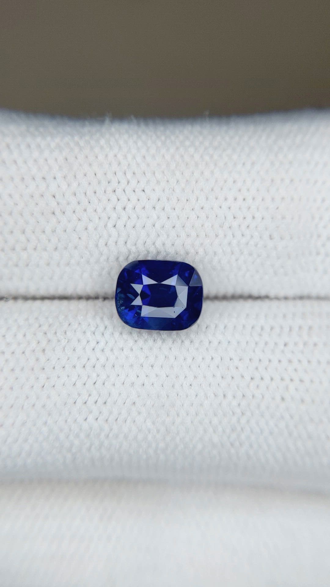2.14 Ct. Blue Sapphire from Ceylon (Sri Lanka) Size Video