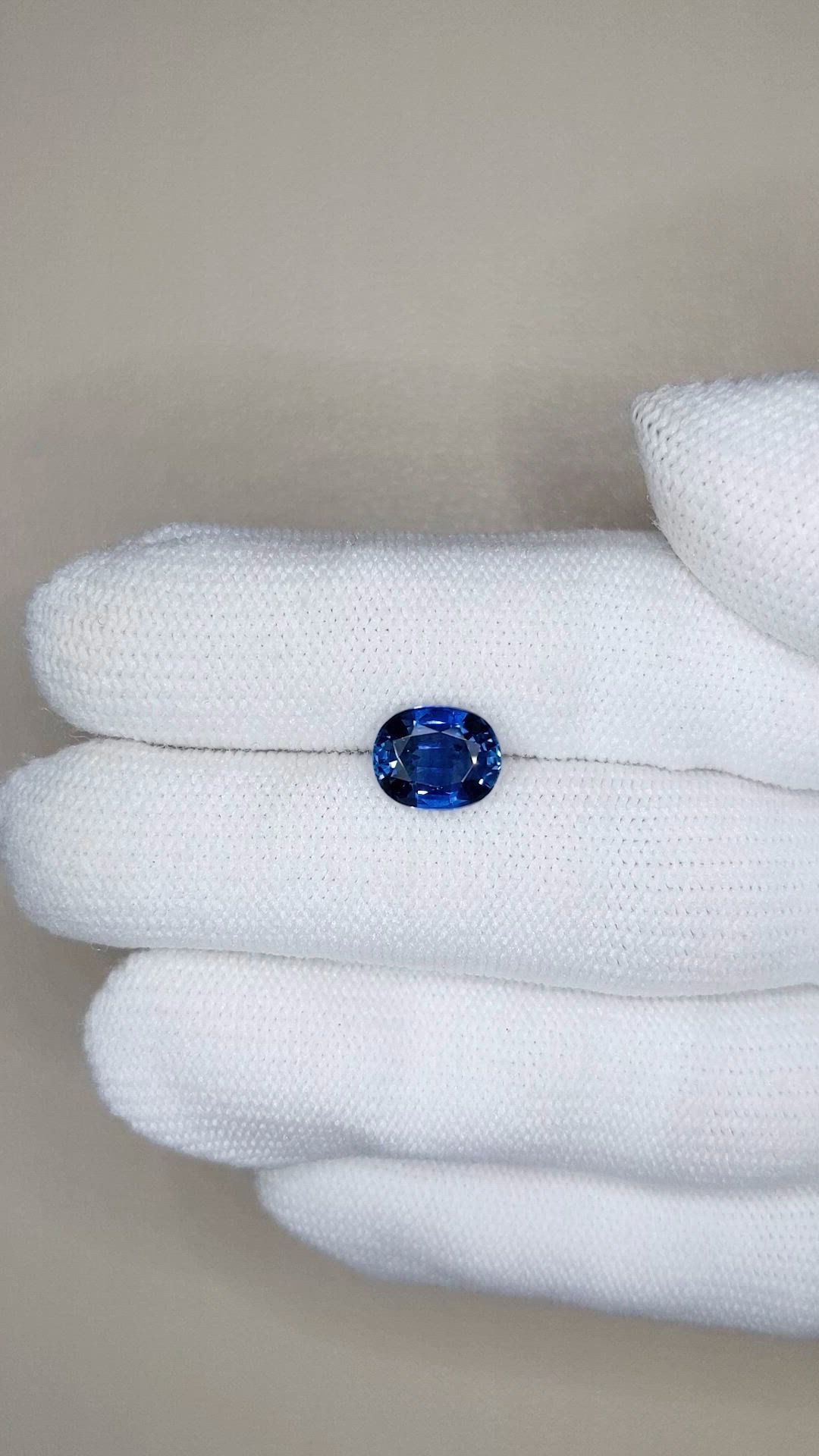 2.73 Ct. Blue Sapphire from Ceylon (Sri Lanka) Size Video