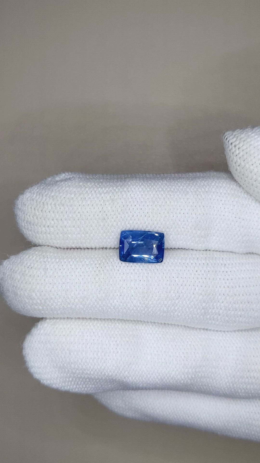 2.22 Ct. Blue Sapphire from Ceylon (Sri Lanka) Size Video