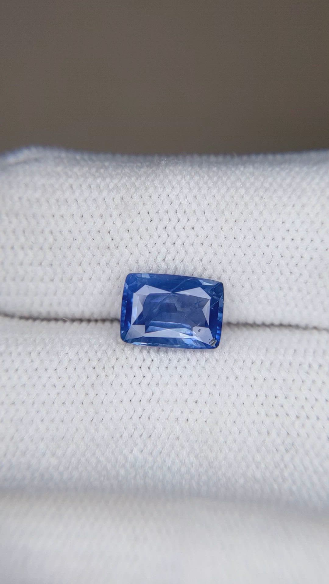 2.22 Ct. Blue Sapphire from Ceylon (Sri Lanka) Size Video