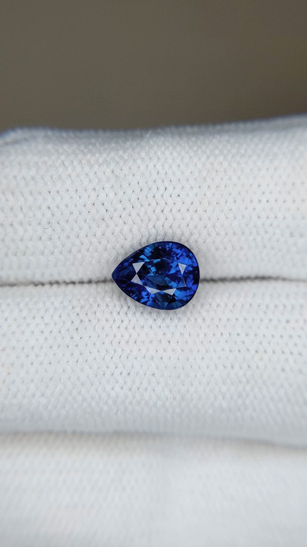2.16 Ct. Blue Sapphire from Ceylon (Sri Lanka) Size Video