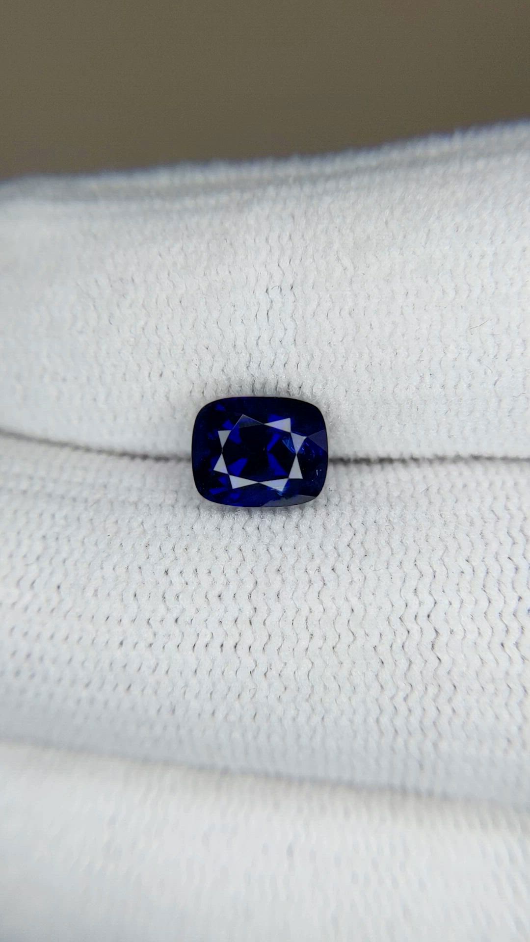 2.30 Ct. Blue Sapphire from Ceylon (Sri Lanka) Size Video
