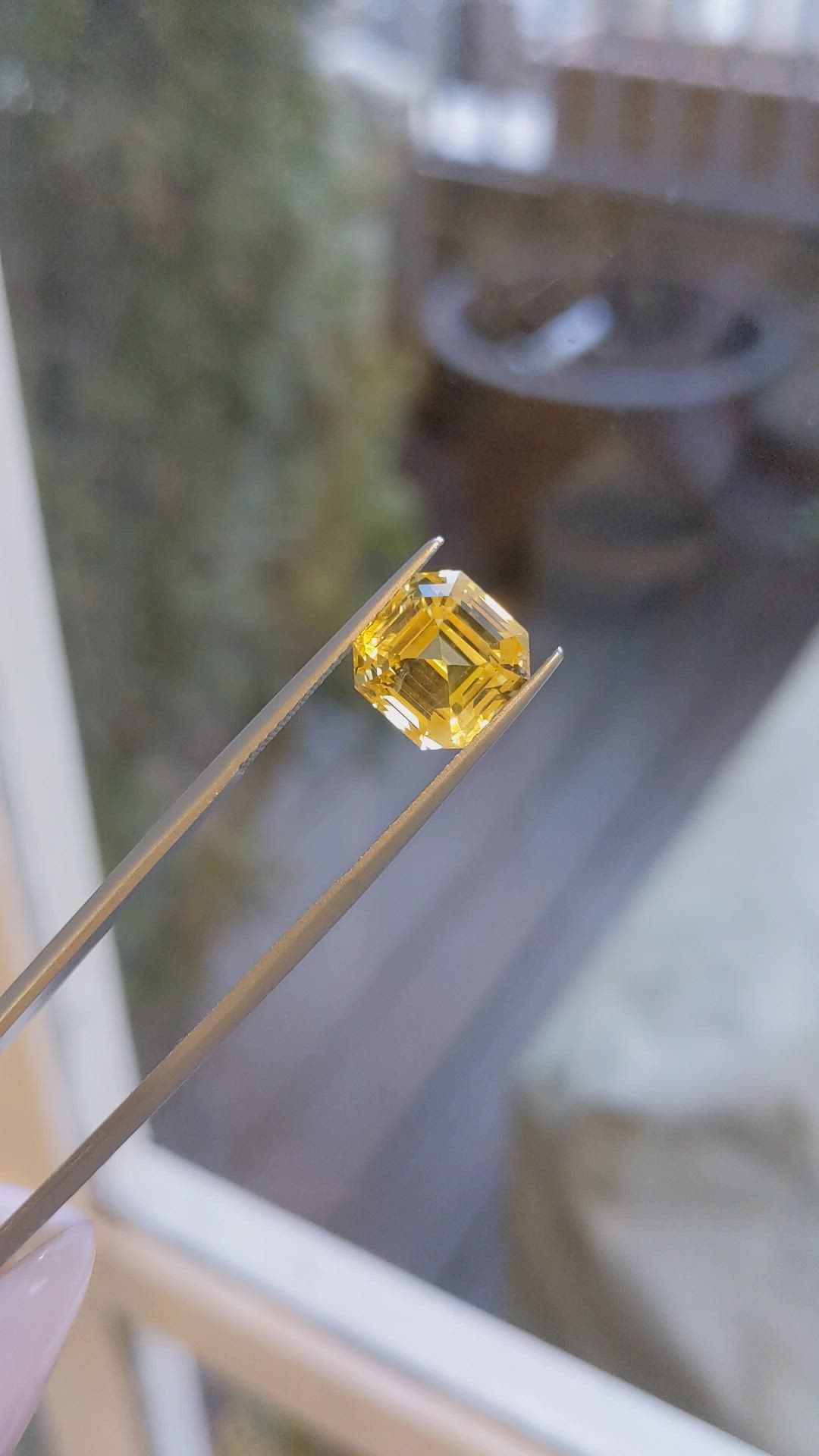 6.76 Ct. Yellow Sapphire from Ceylon (Sri Lanka) Size Video