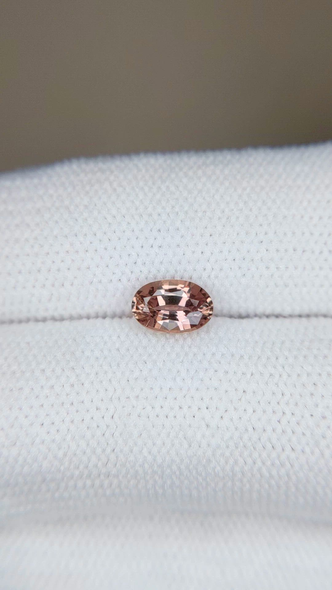 0.92 Ct. Pinkish Brown Sapphire from Ceylon (Sri Lanka) Size Video