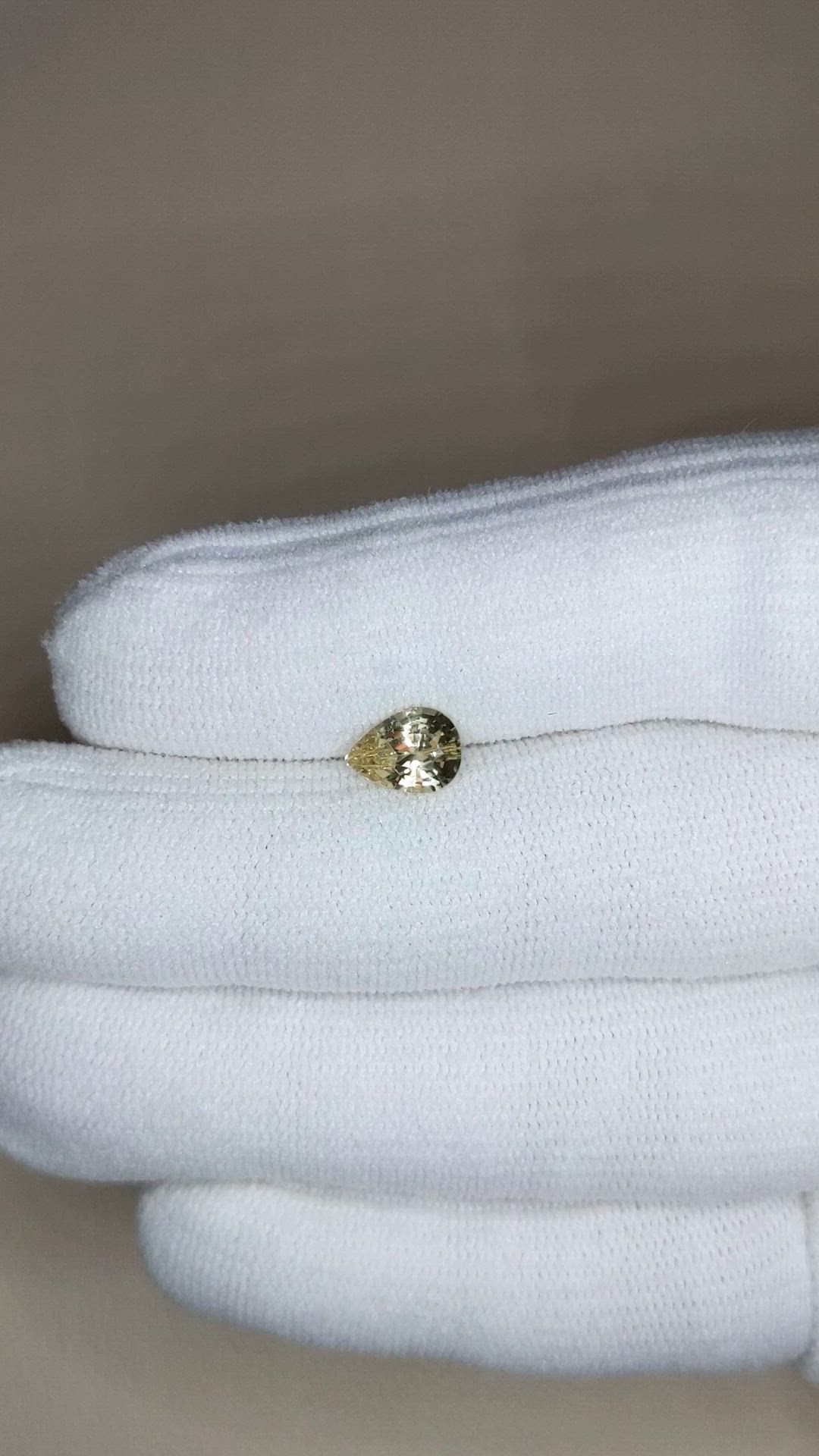 1.24 Ct. Greenish Yellow Sapphire from Ceylon (Sri Lanka) Size Video