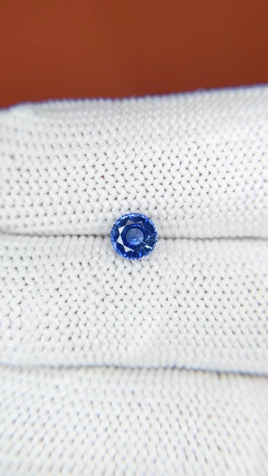 0.71 Ct. Blue Sapphire from Ceylon (Sri Lanka) Size Video