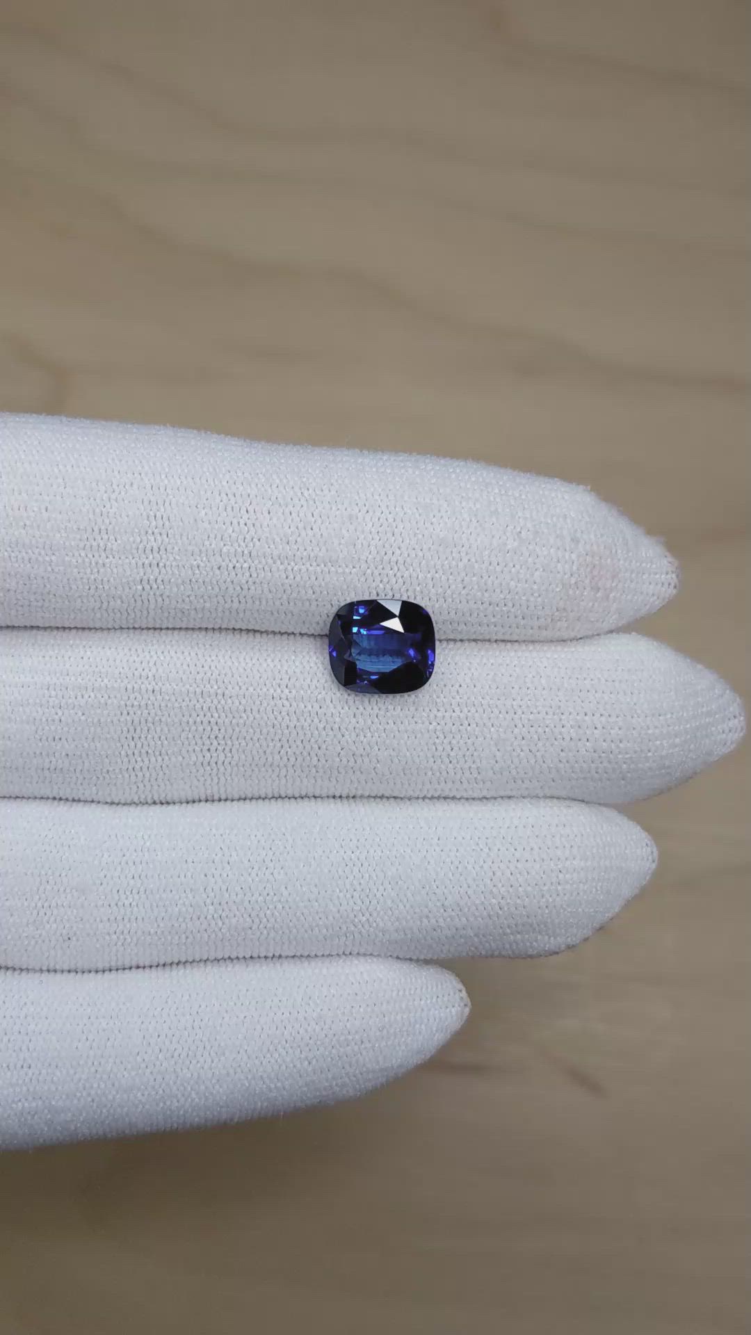 4.57 Ct. Blue Sapphire from Ceylon (Sri Lanka) Size Video