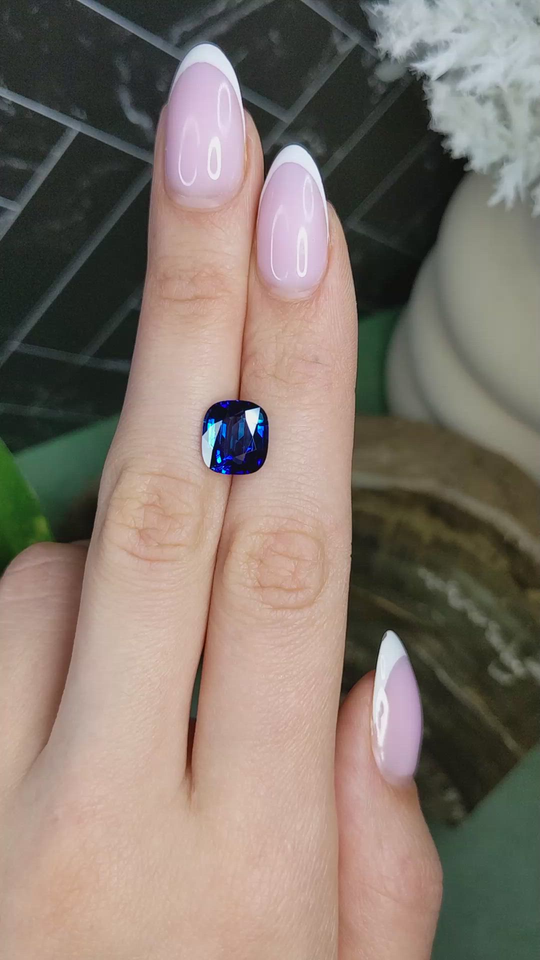 4.57 Ct. Blue Sapphire from Ceylon (Sri Lanka) Size Video