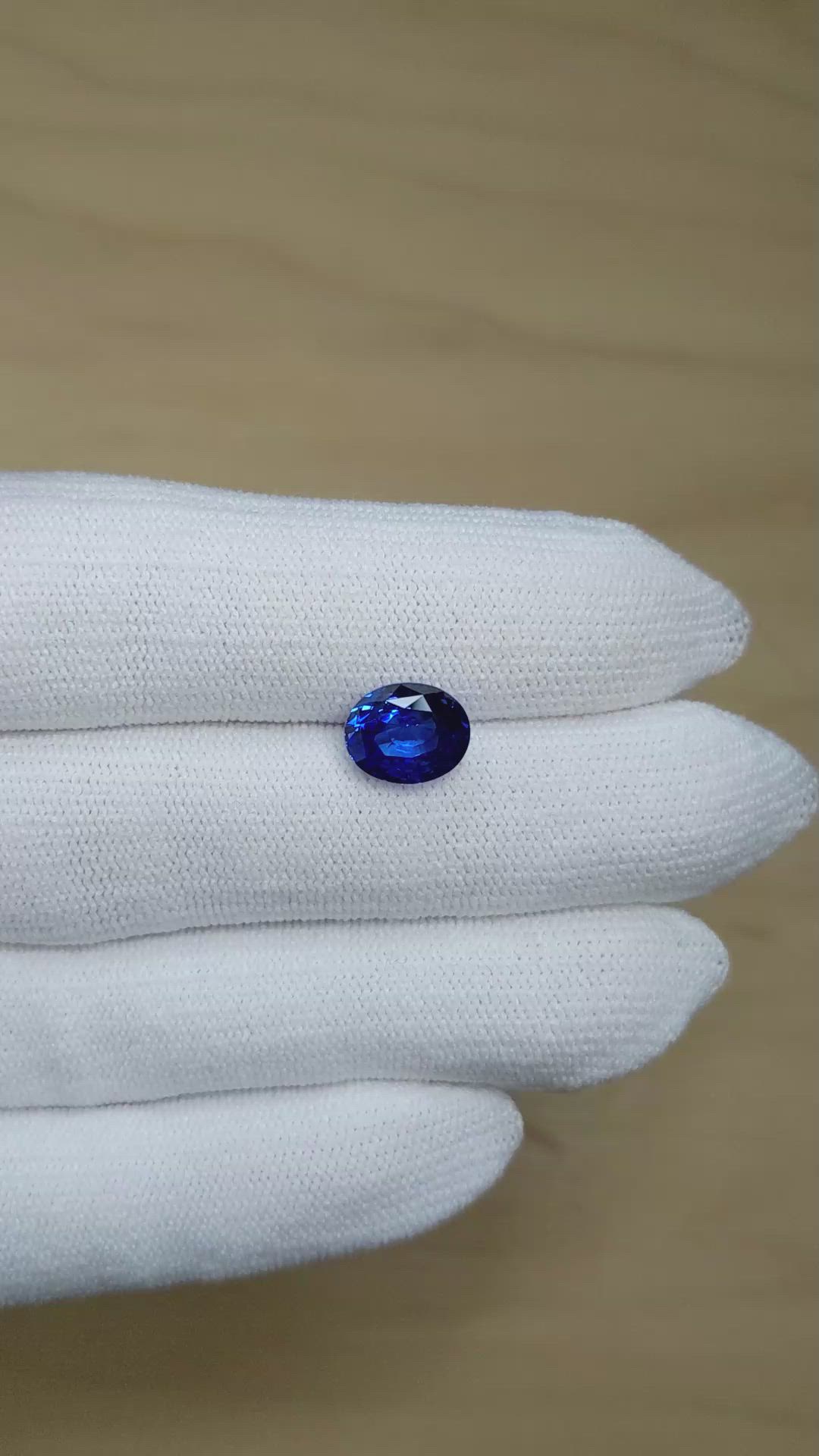 4.00 Ct. Blue Sapphire from Ceylon (Sri Lanka) Size Video