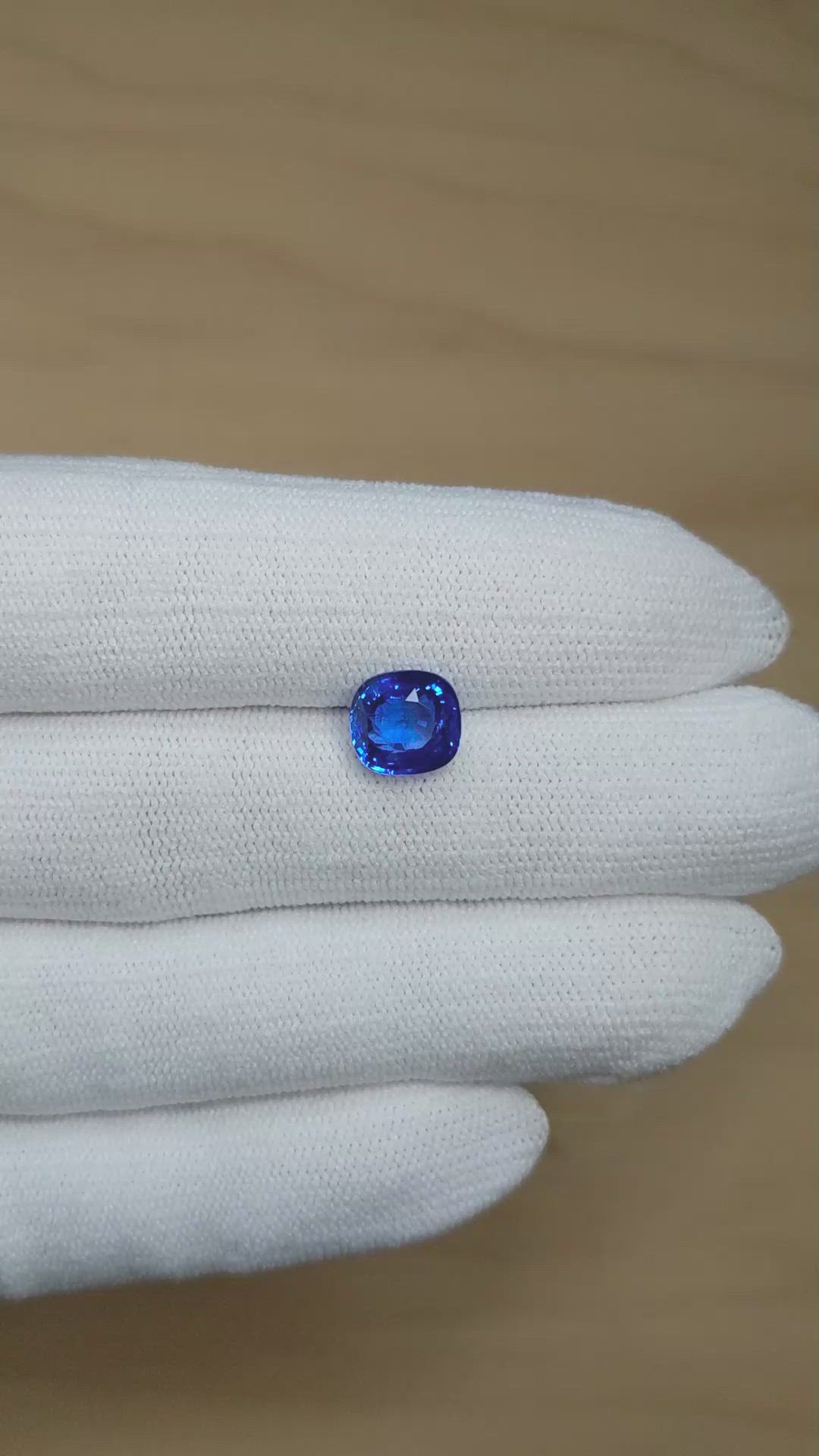 4.07 Ct. Blue Sapphire from Ceylon (Sri Lanka) Size Video